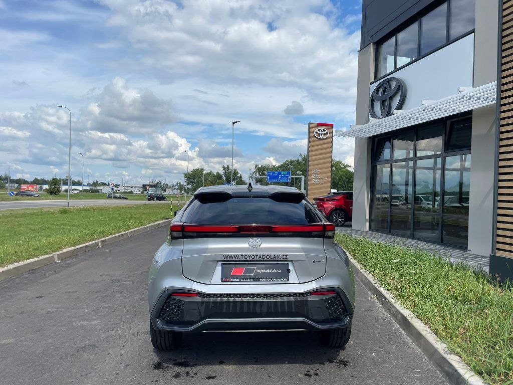Toyota C-HR, 1.8 Hybrid AT Style Bi-Tone - fotka 5