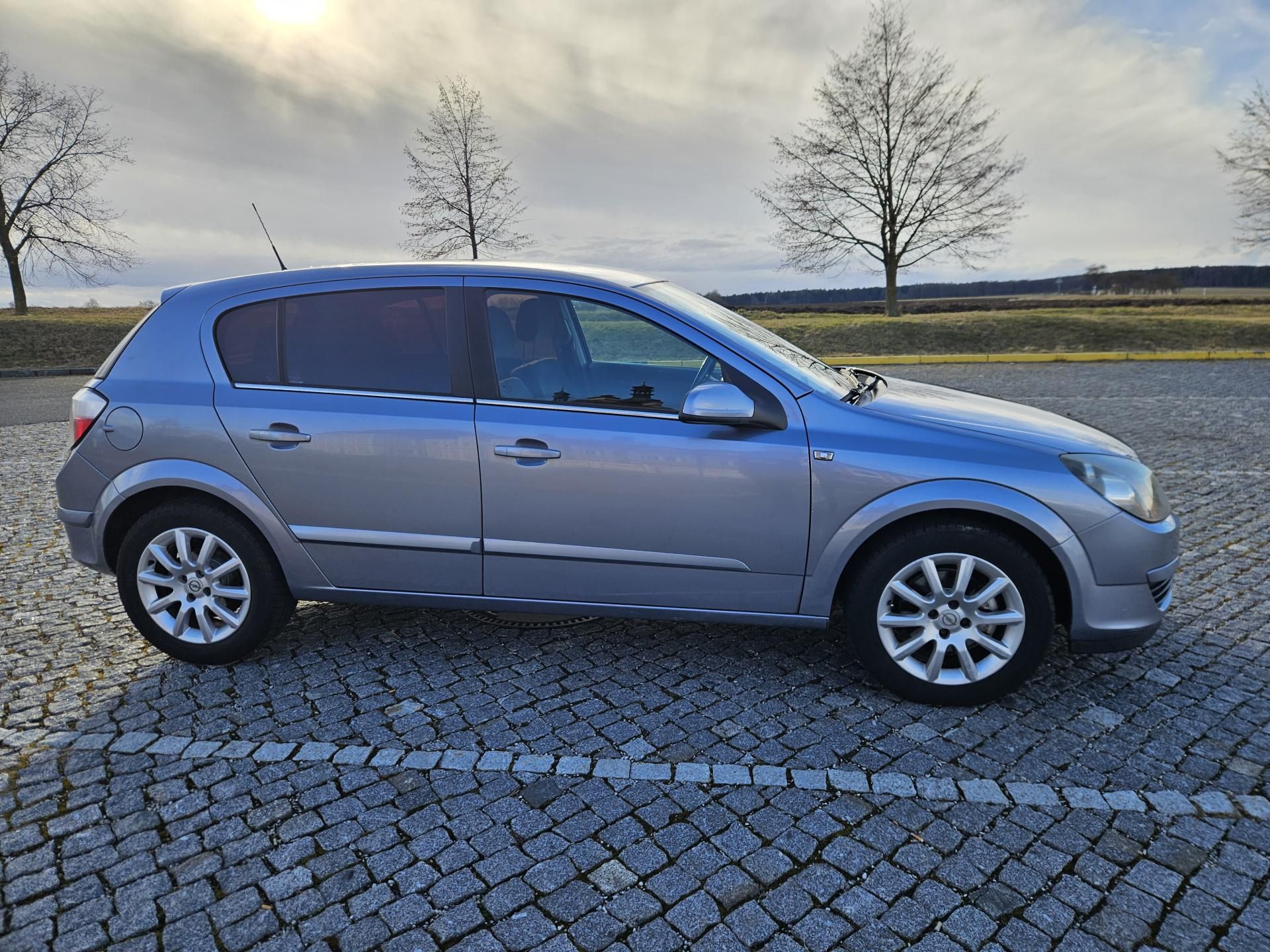 Opel Astra, 1.6 16v PĚKNÝ STAV,  SPLÁTKY - fotka 5
