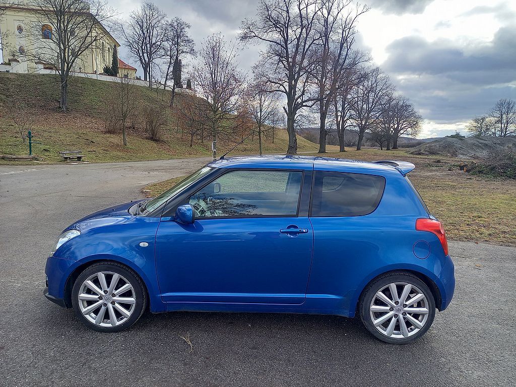 Suzuki Swift, 1.6i 92kw klima+Alu.kola - fotka 5