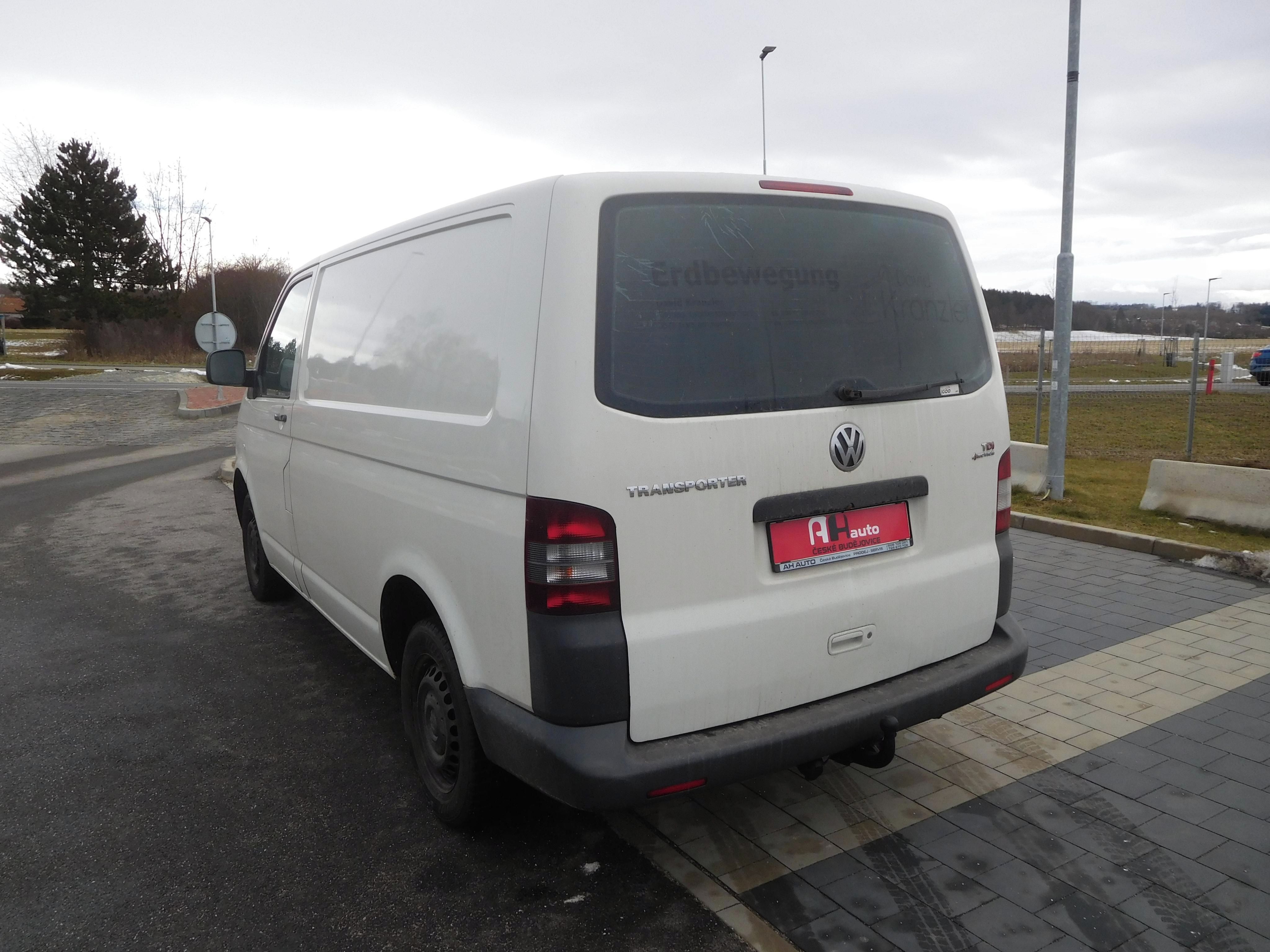Volkswagen Transporter, T5 2.5 TDi 4Motion, 96 kW, 4X4 - fotka 4