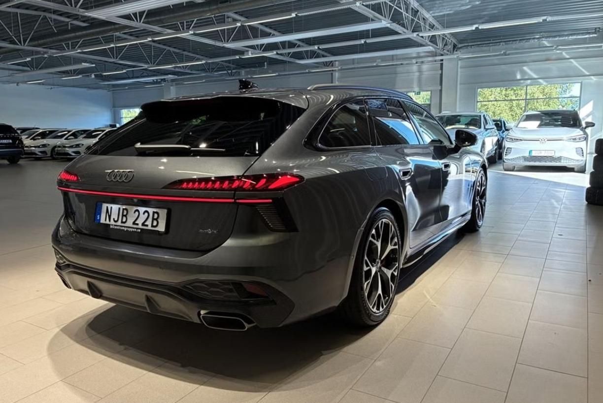 Audi A6 Avant, e-hybrid Q S-Line 360k Tažné - fotka 4