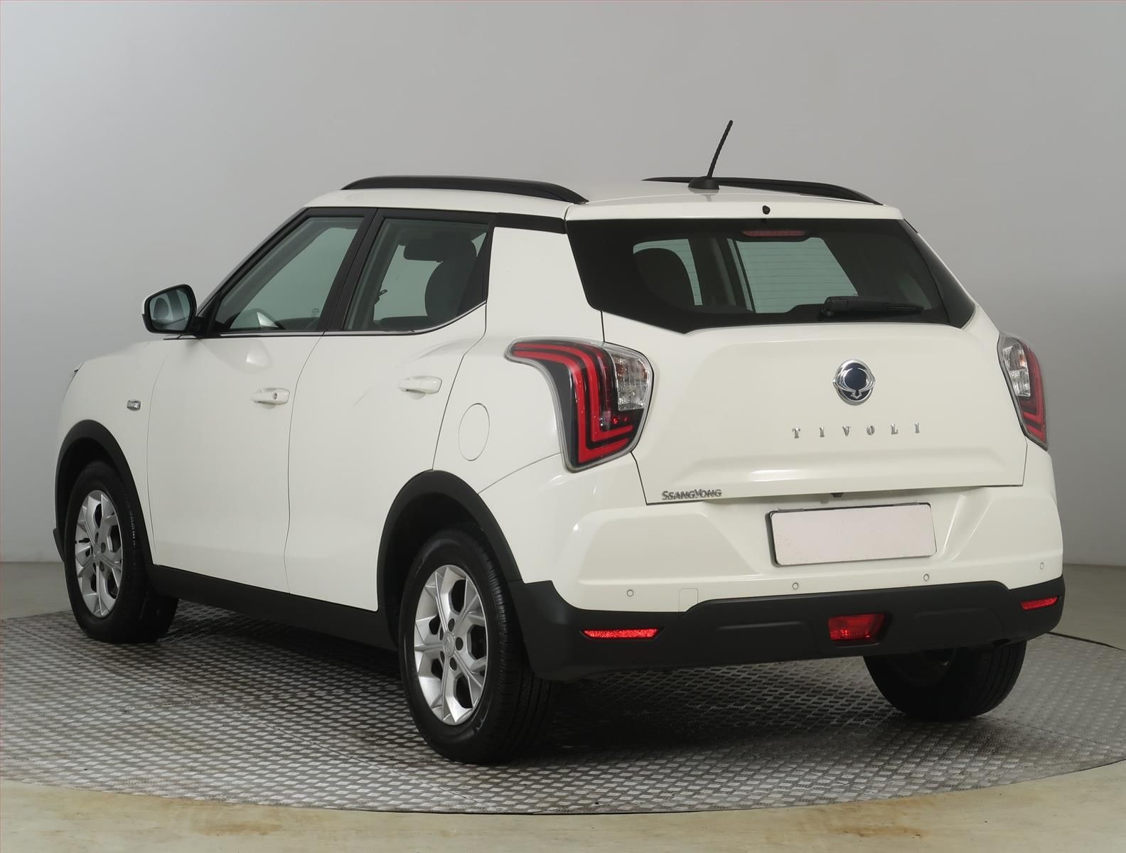 SsangYong Tivoli, 1.5 T-GDI, NOVÁ CENA, ČR,1.maj - fotka 4