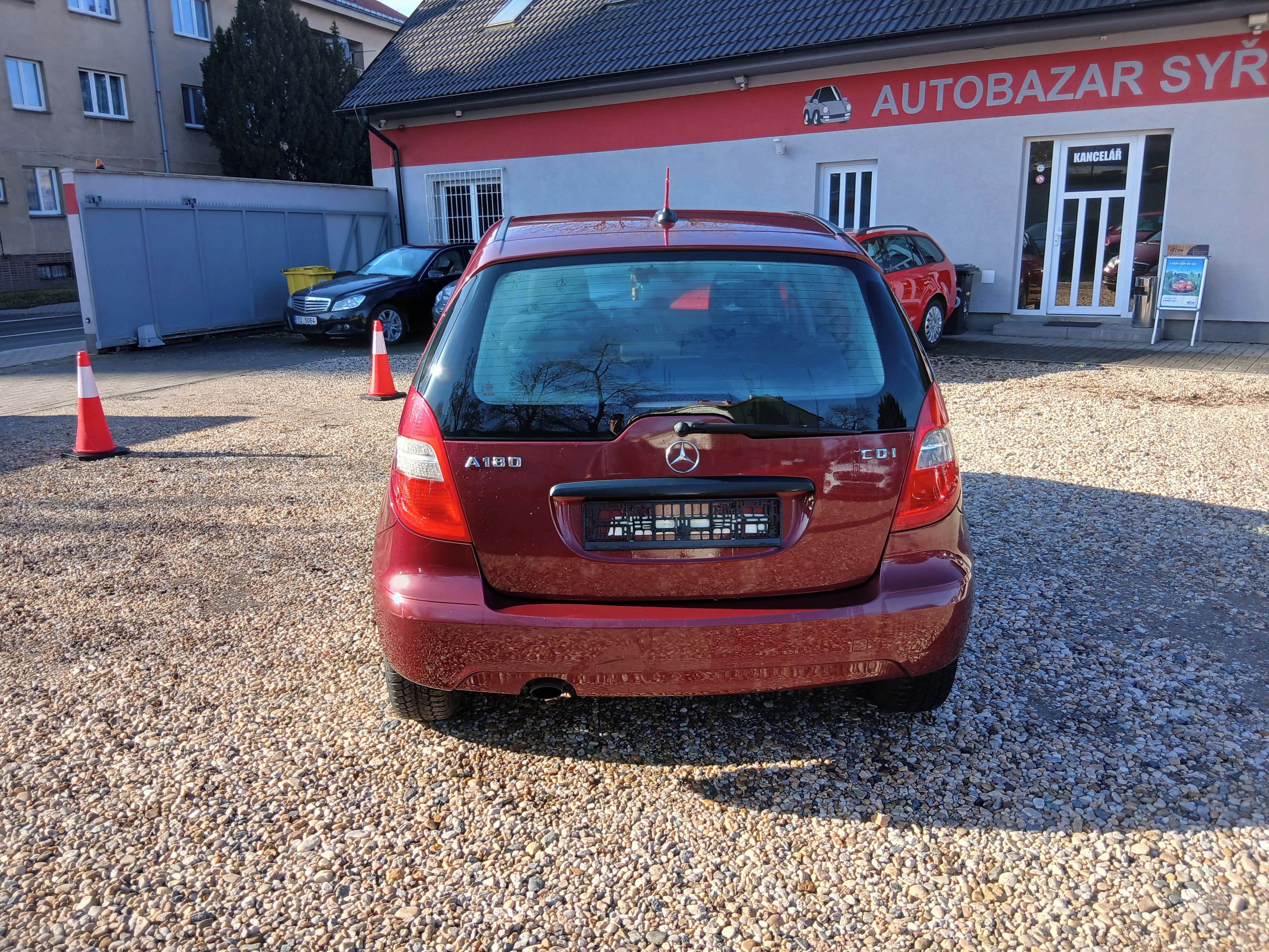 Mercedes-Benz Třídy A, 180CDi 80KW Classic - fotka 6