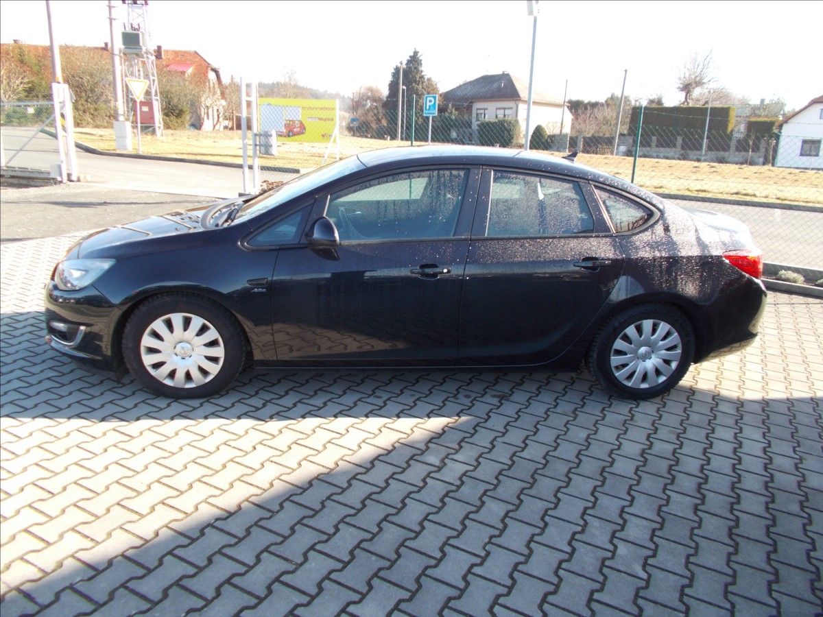 Opel Astra, 1,4 T DIGIKLIMA NAVI TEMPOMAT - fotka 4