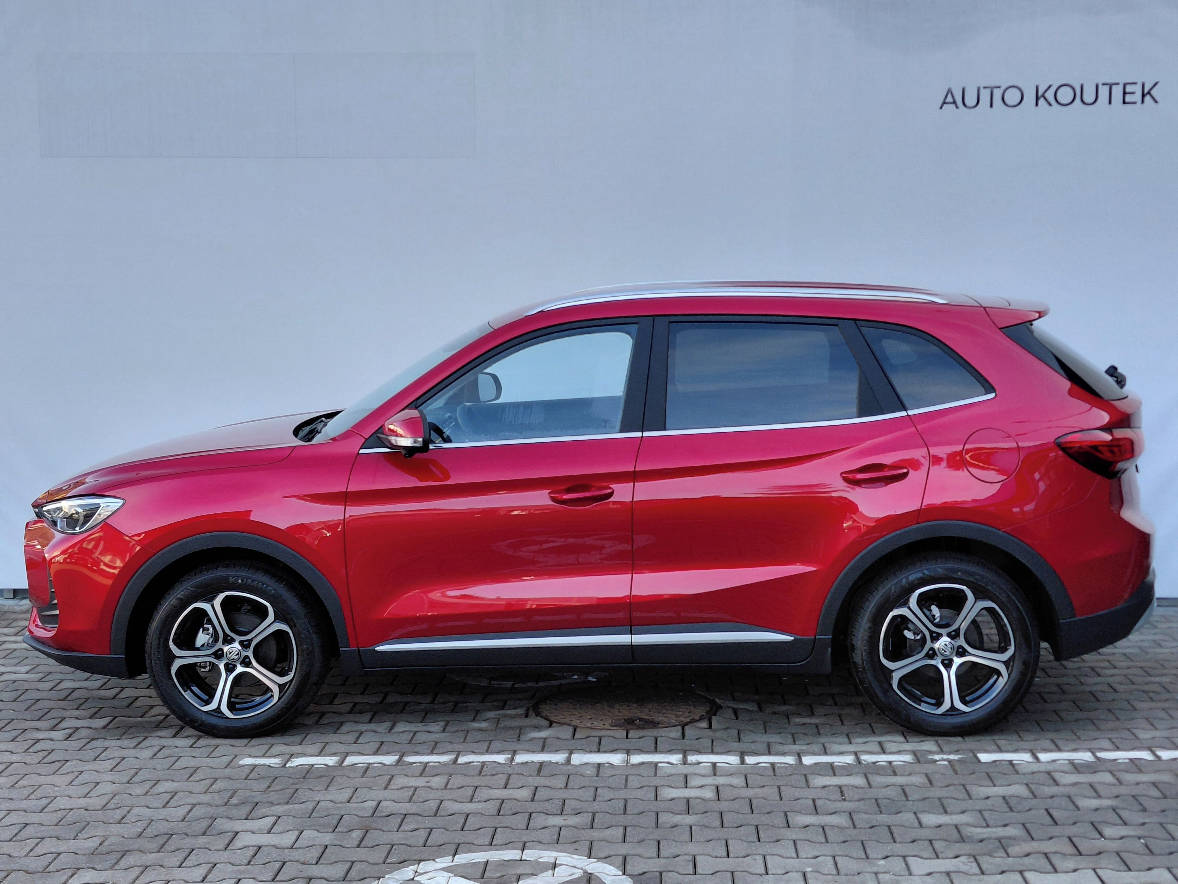 MG ZS, ELEGANCE 1.5I MT5 85kW/115k - fotka 3