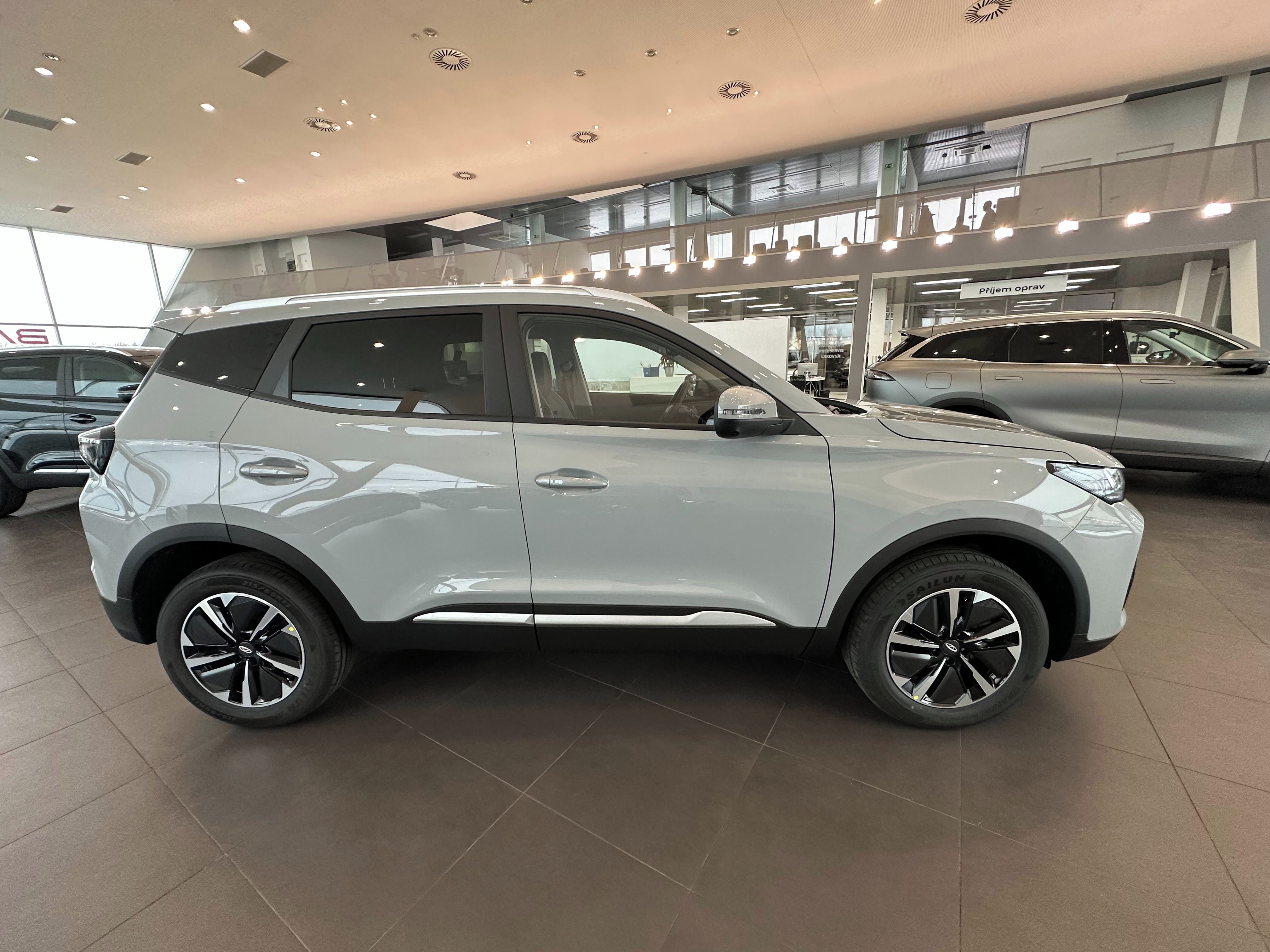 Chery Tiggo 4 HEV, 3 x servis + letní balíček ! - fotka 3