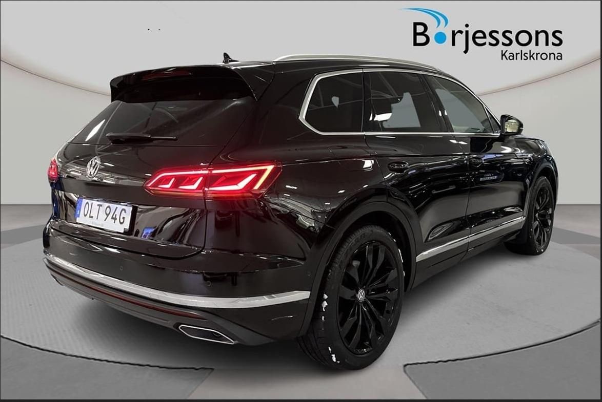 Volkswagen Touareg, 3.0 V6 TSI AWD Pano - fotka 3