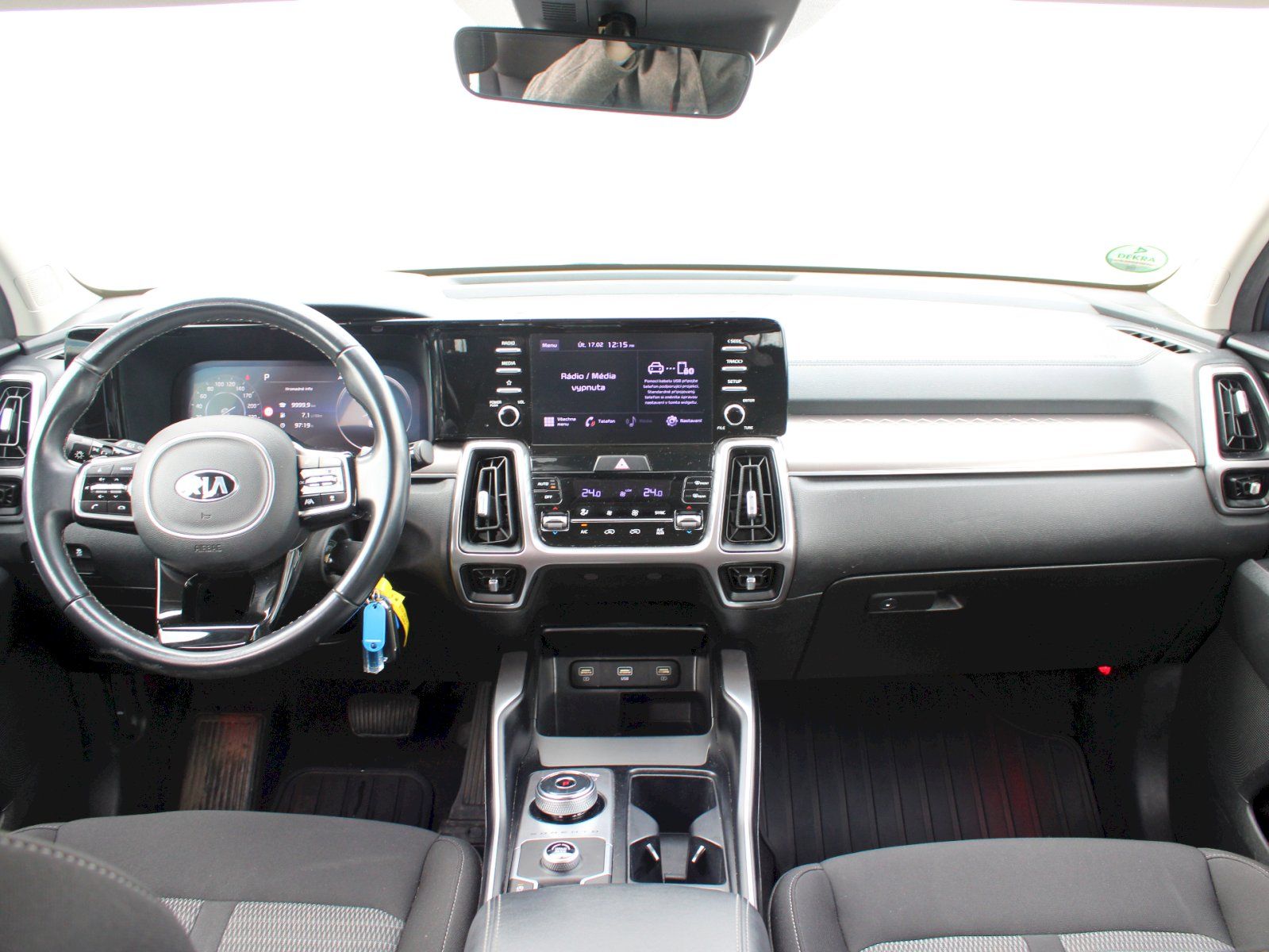 Kia Sorento, 2.2 CRDi SCR 4x2 8DCT Comfort - fotka 5