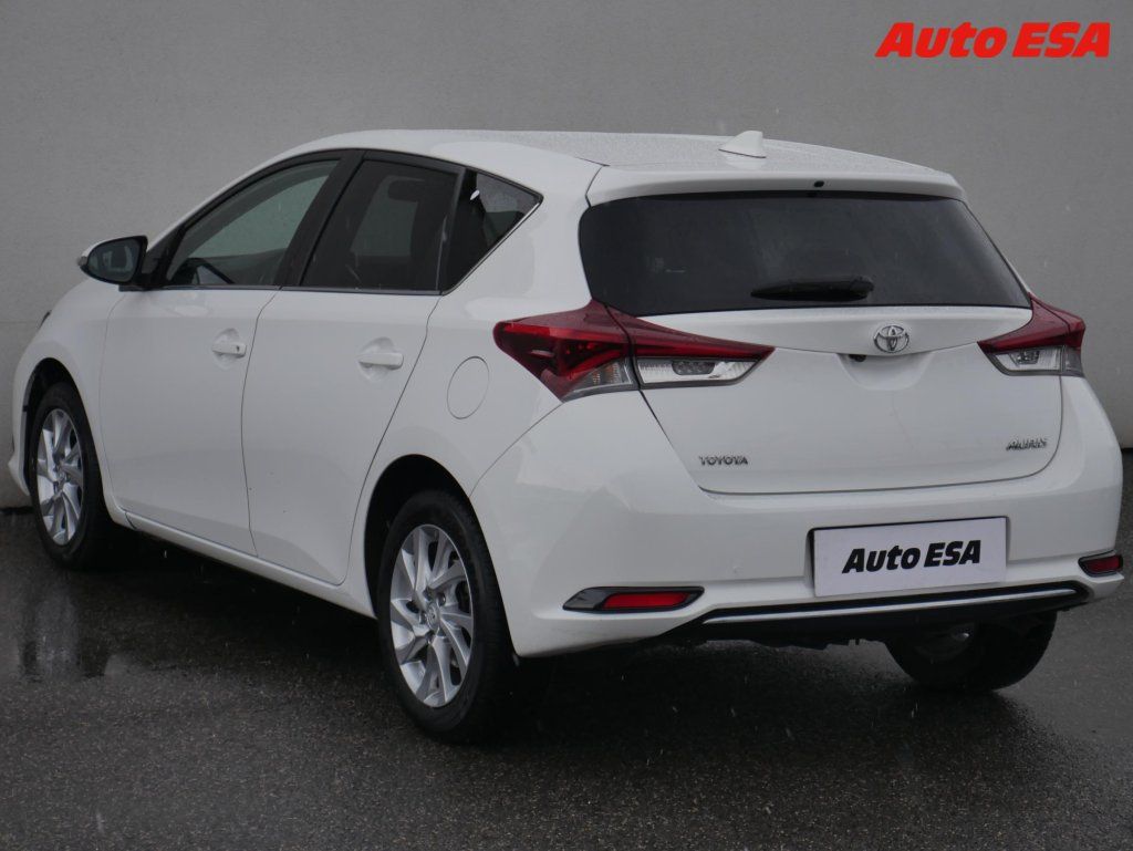 Toyota Auris, 1.6i,ČR,AC,kamera - fotka 6