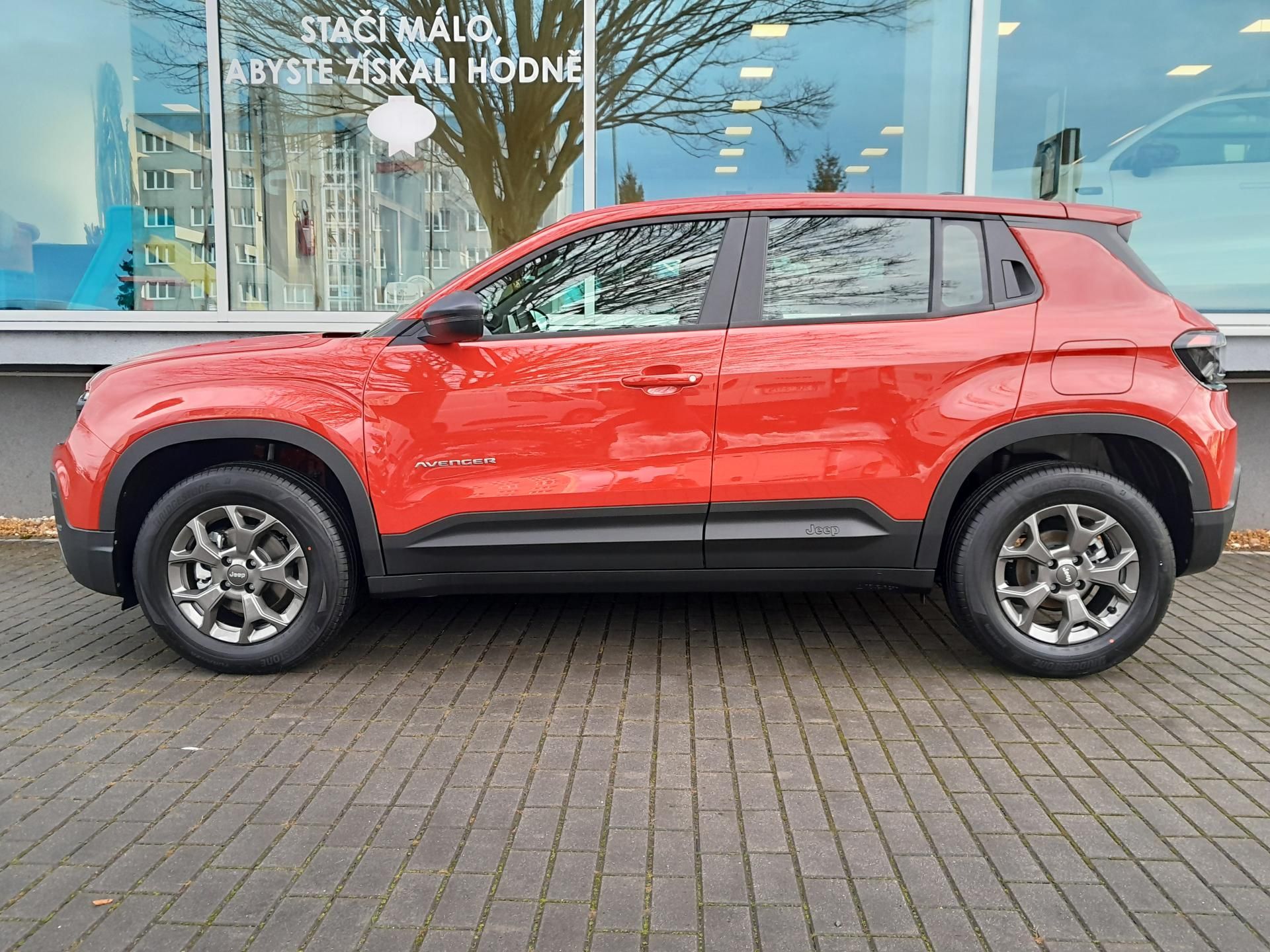 Jeep Avenger, Longitude 1,2 100PS manuál - fotka 6