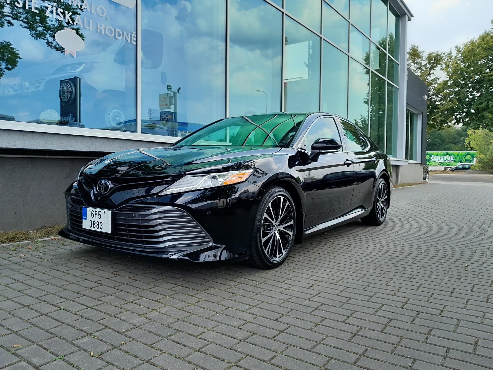 Toyota Camry, XLE 3,6V6 1.maj. ČR - fotka 2