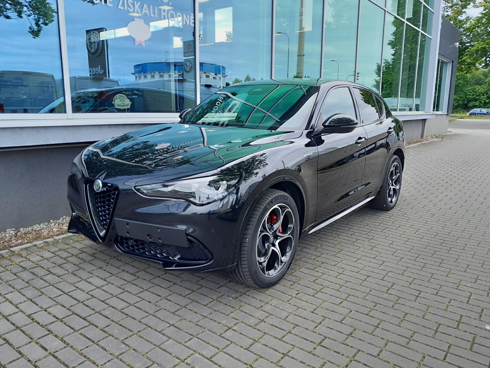 Alfa Romeo Stelvio, Veloce 4x4 2,2 MTJ  210PS - fotka 2