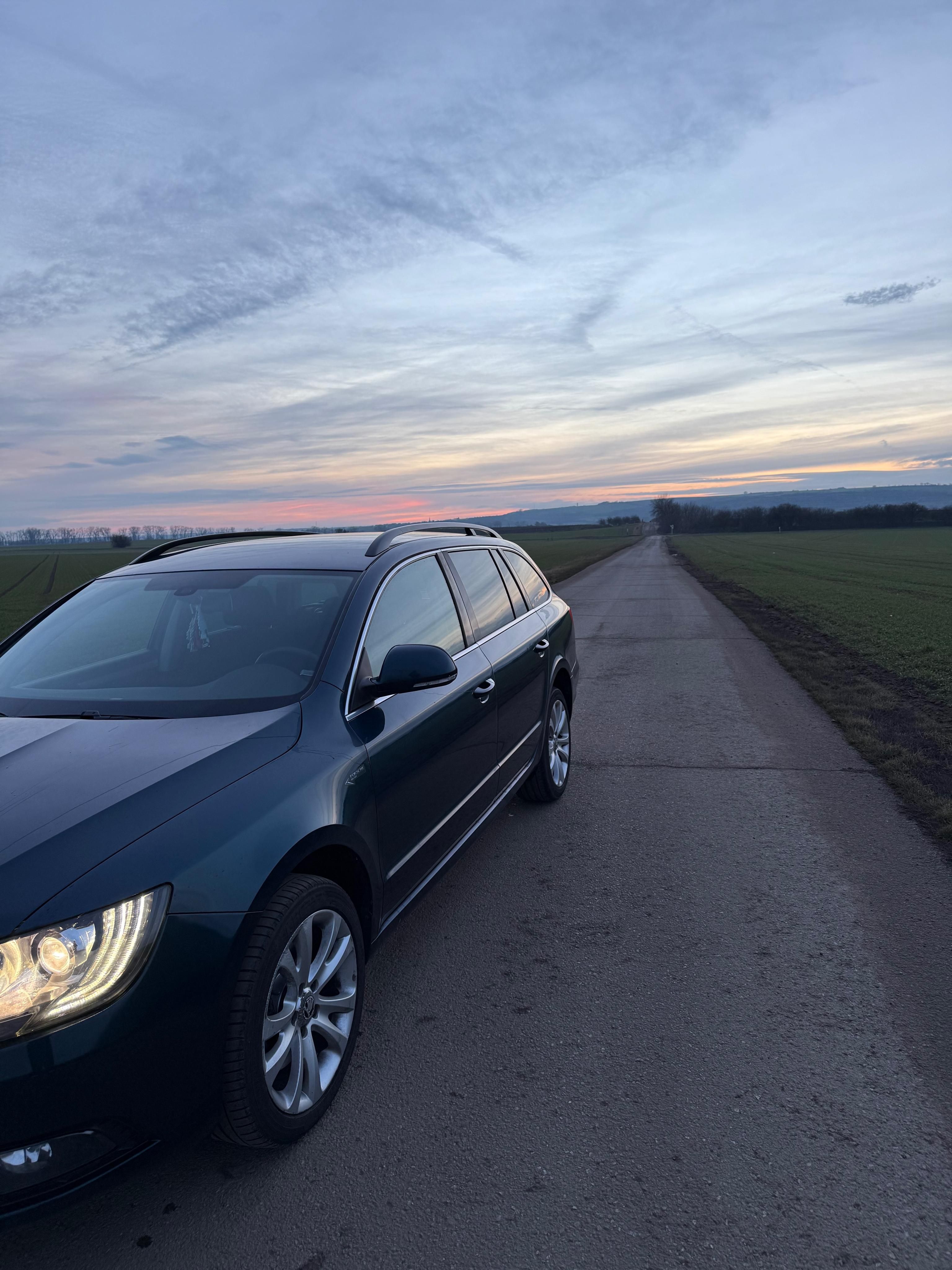Škoda Superb, Škoda Superb 2.0 TDi,4x4,DSG - fotka 6