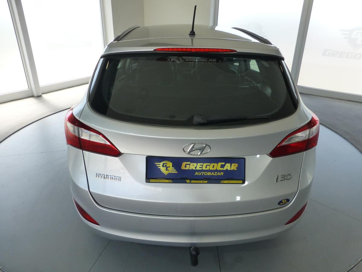 Hyundai i30, 1,6CRDI*ALU*KLIMA*VYHŘ.SED** - fotka 6