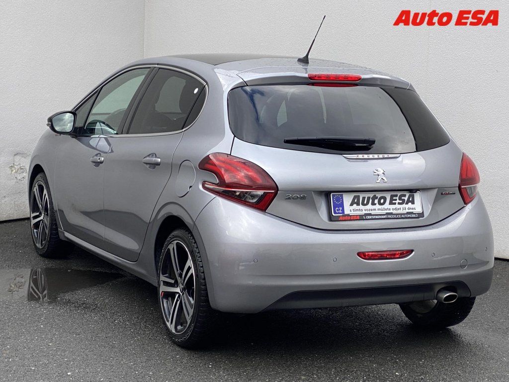 Peugeot 208, 1.2 PT,GT Line,AT,panor - fotka 6