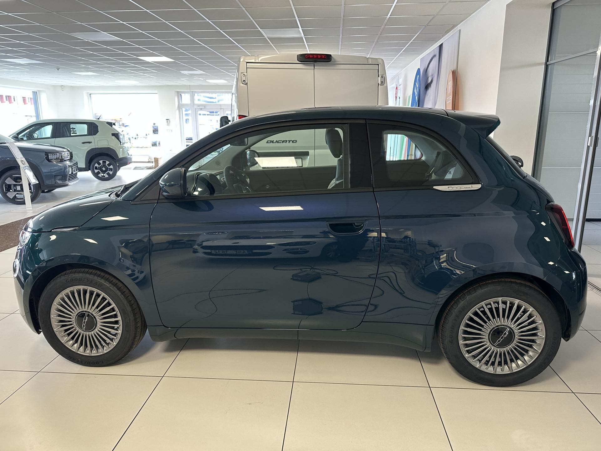 Fiat 500, Torino 1,0 MT6 - fotka 4