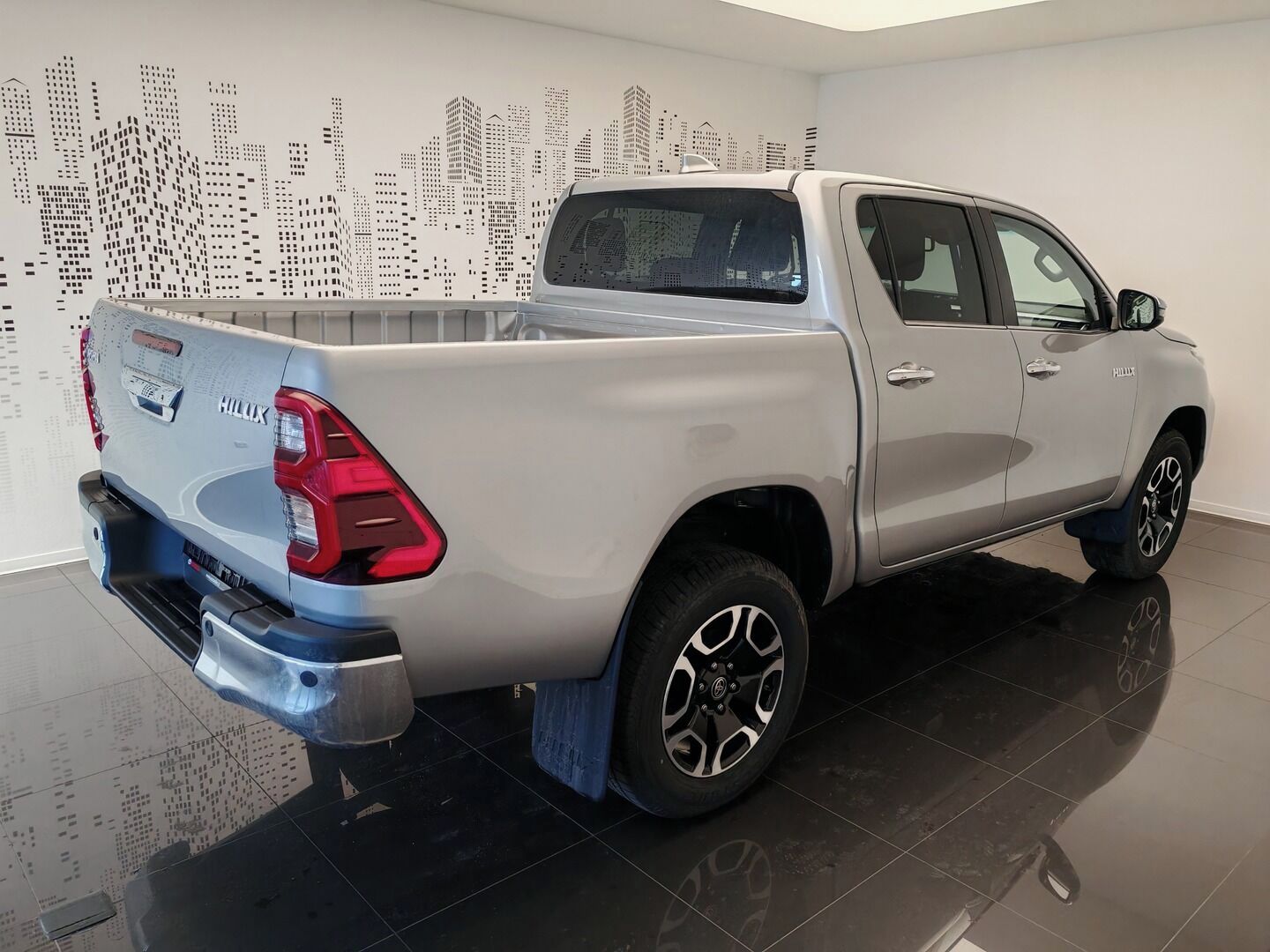 Toyota Hilux, 2.8L Diesel - 4x4 - 6 AT - fotka 4