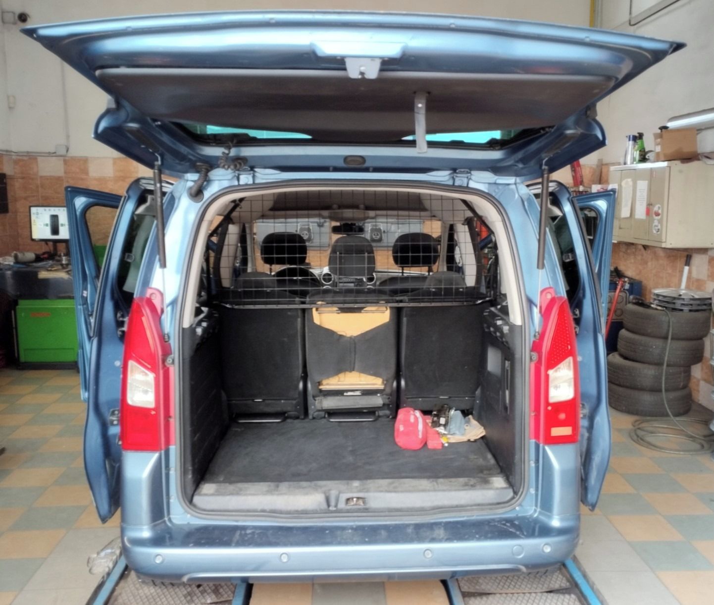 Citroën Berlingo, 1.6 HDi, 2xposuvné,samos. okno - fotka 5