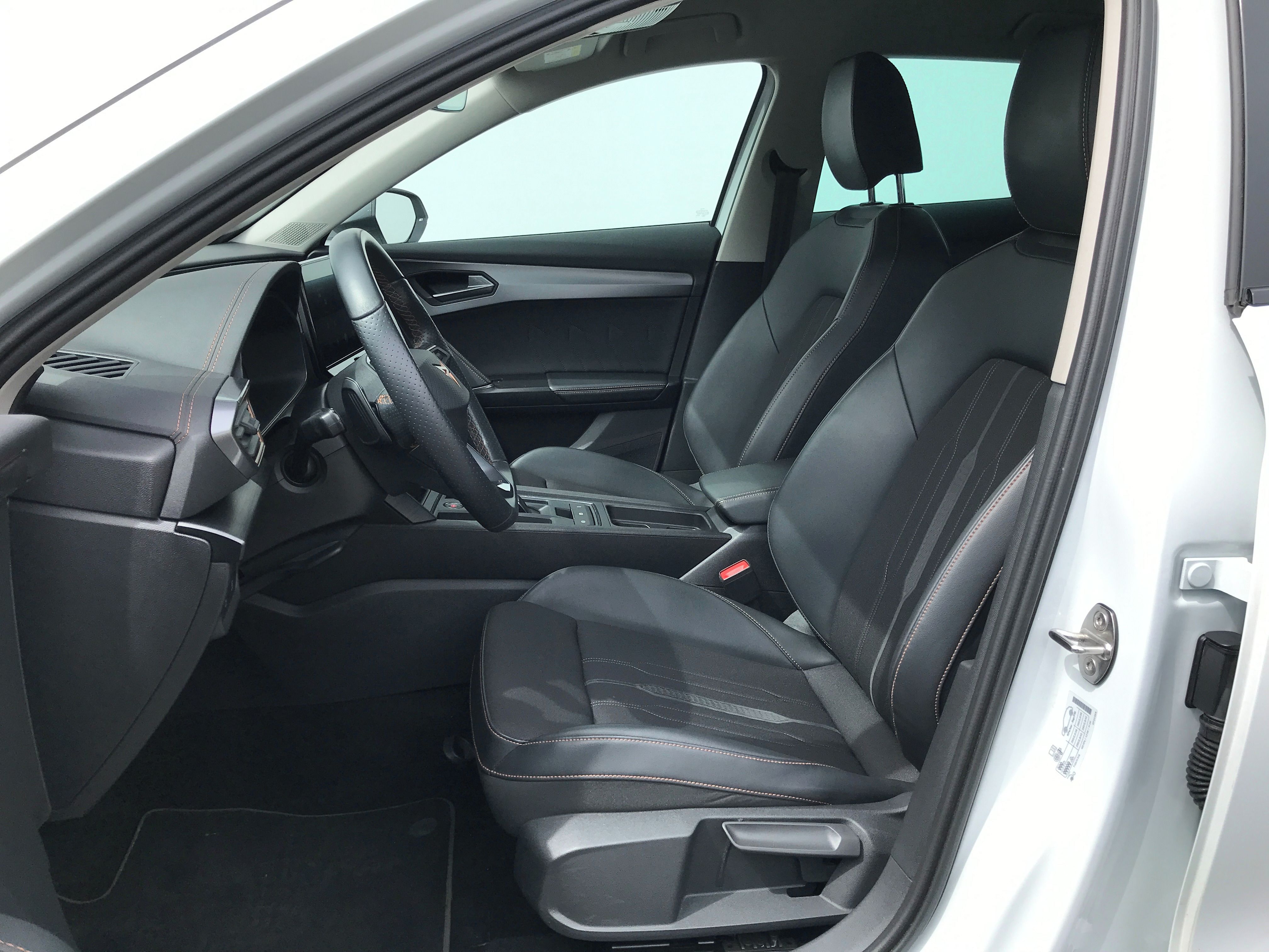 Cupra Formentor, 4x4 2.0TSi 140kW 7°DSG+KAMERA - fotka 6