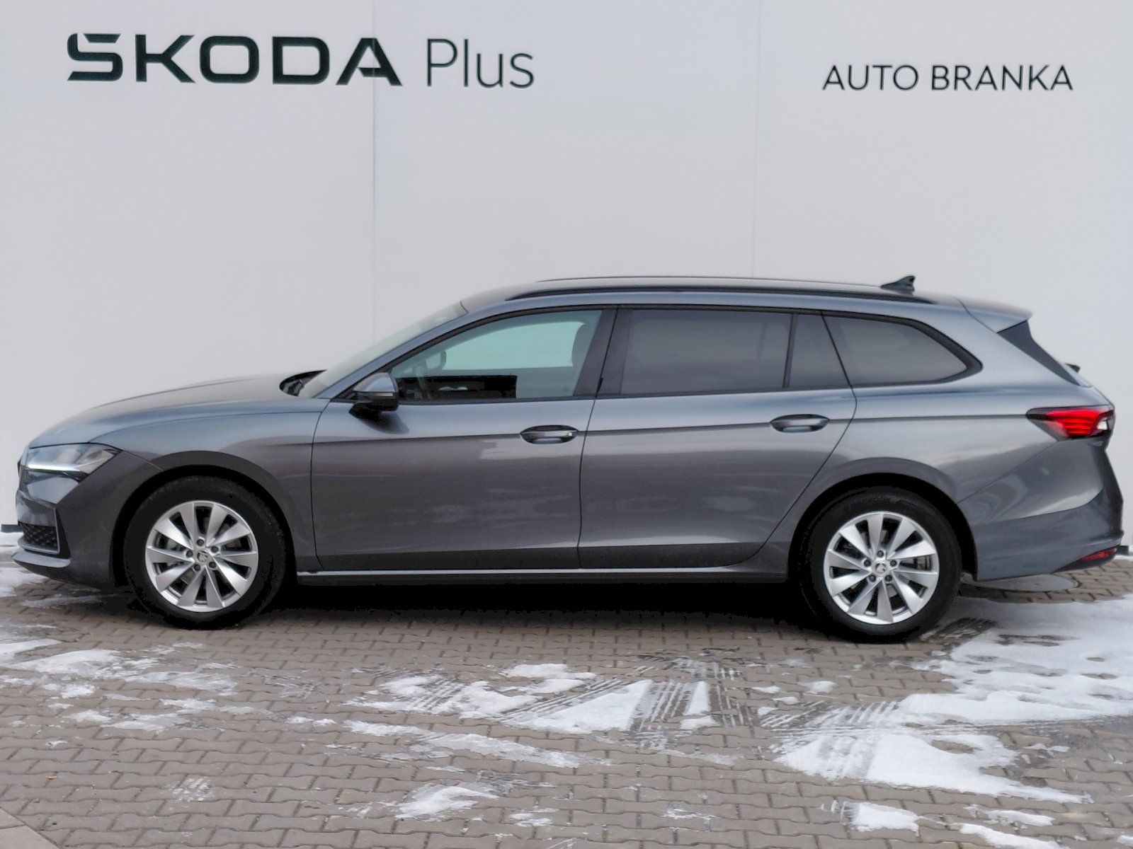 Škoda Superb, kombi 2.0 TDI 110kW DSG SELECT - fotka 3
