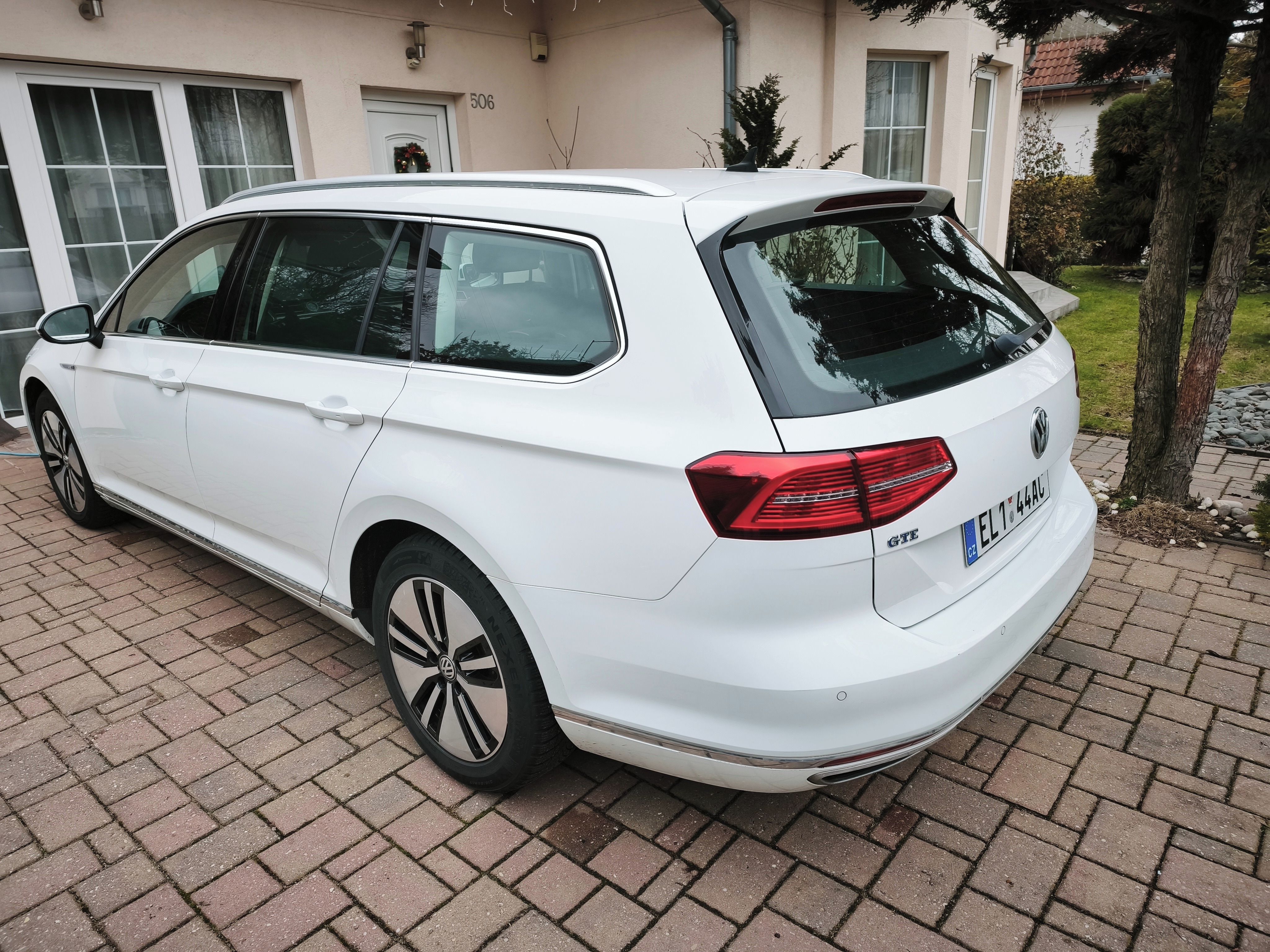 Volkswagen Passat, GTE plug in hybrid, DPH, ČR - fotka 4