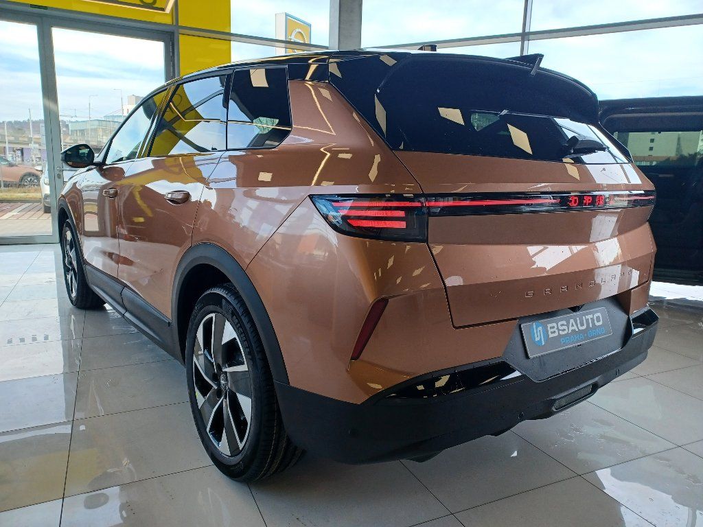Opel Grandland, Ultimate Hybrid 1,2T 145k AT - fotka 6
