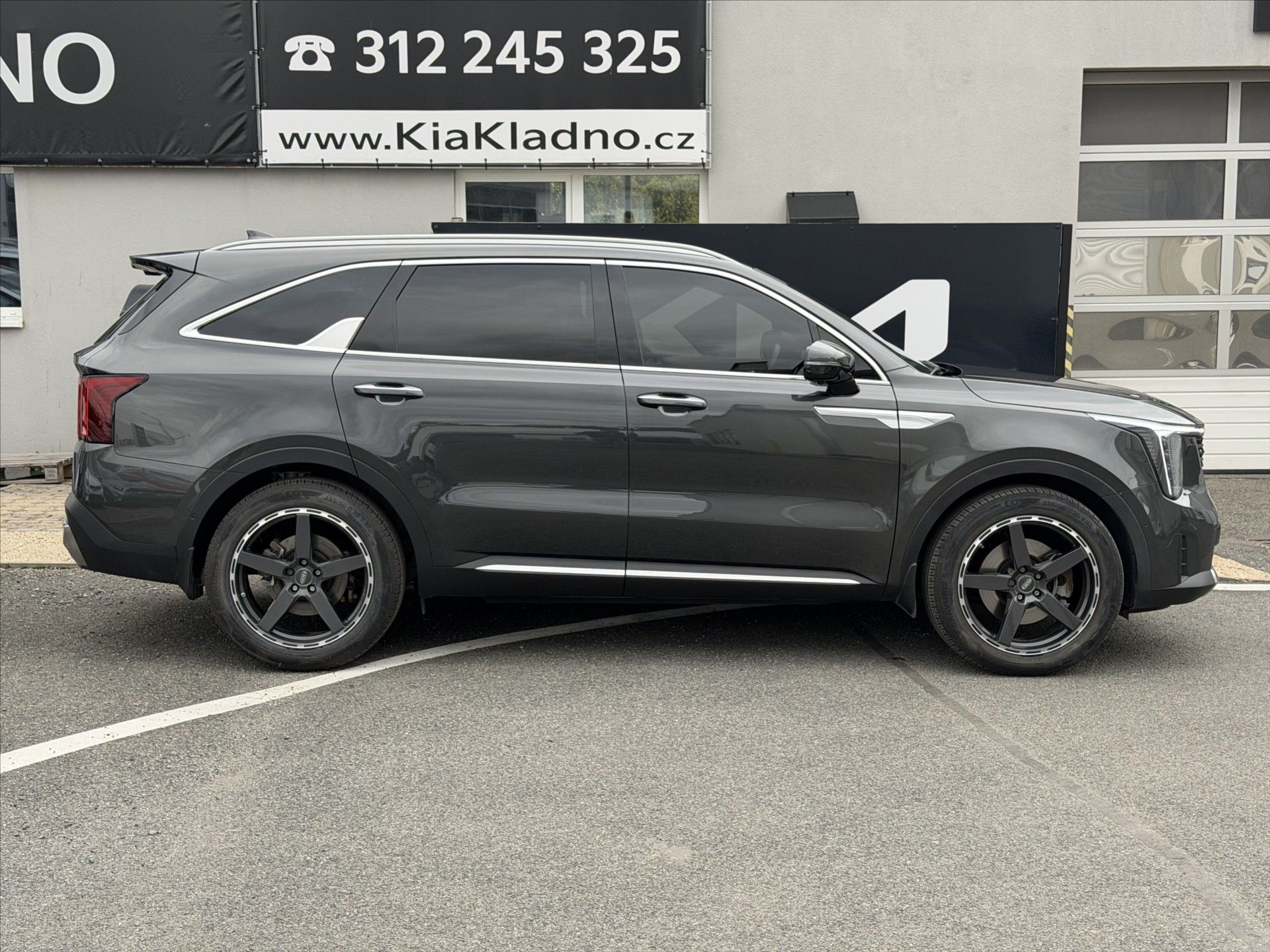 Kia Sorento, 2,2 CRDI 4X4 8DCT TOP+TEM+NAPP - fotka 4