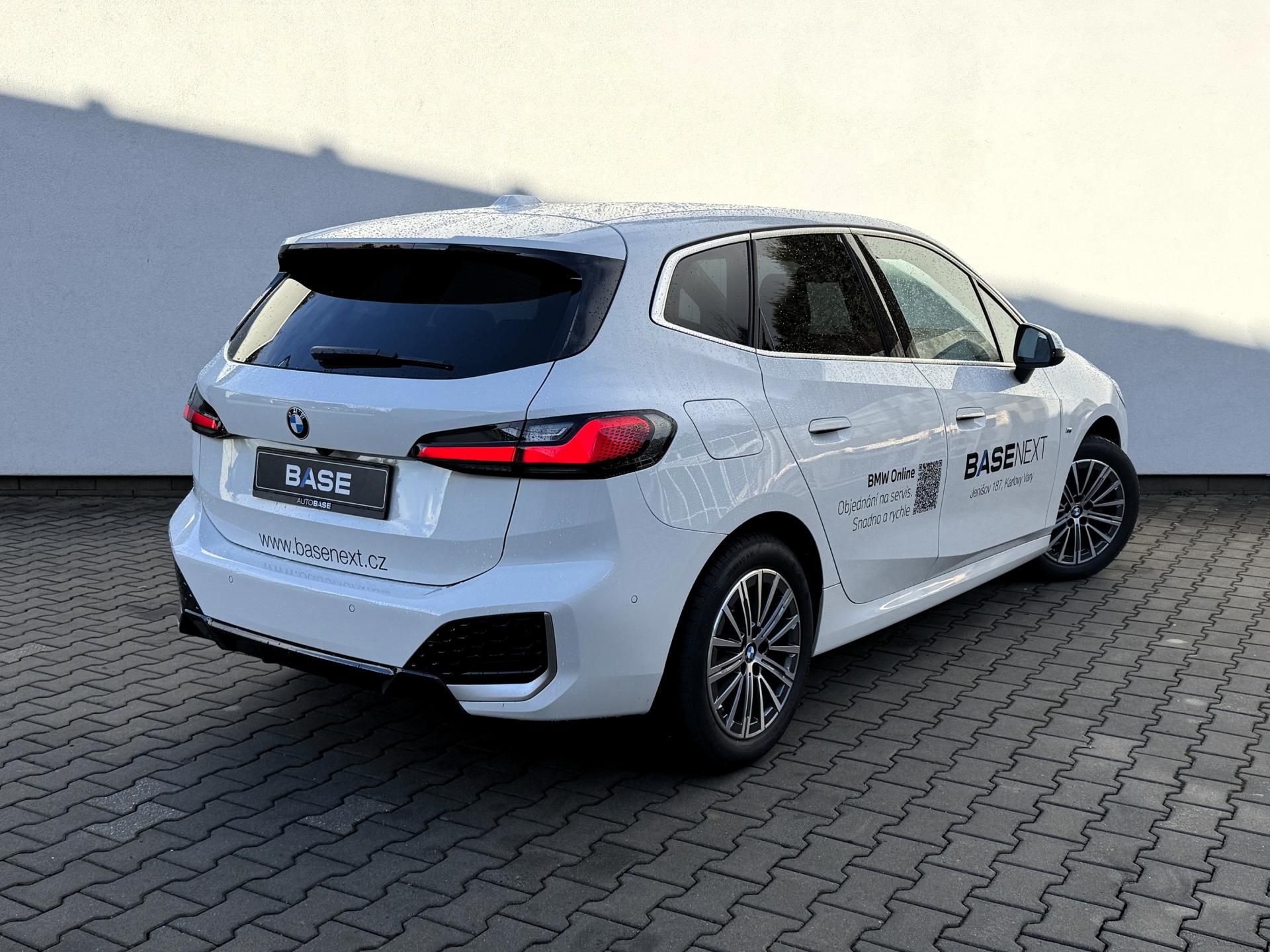 BMW Řada 2, 218i Active Tourer M-Sport - fotka 4
