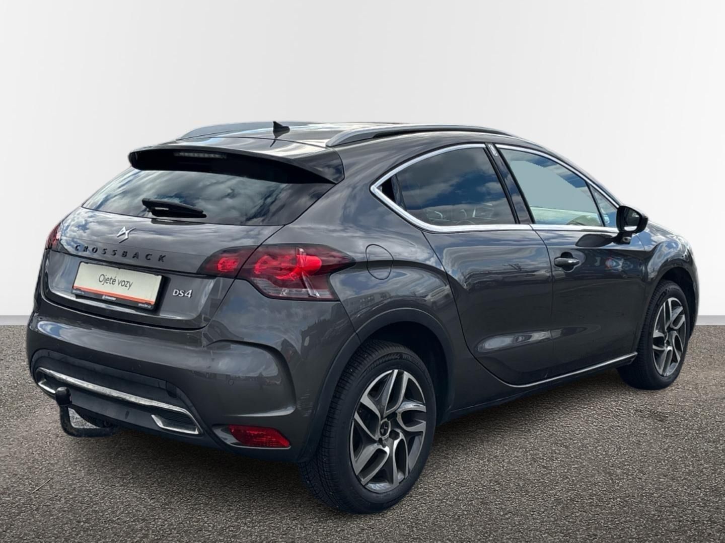 DS 4, 1.6 Hdi / 88 kW SO CHIC - fotka 2