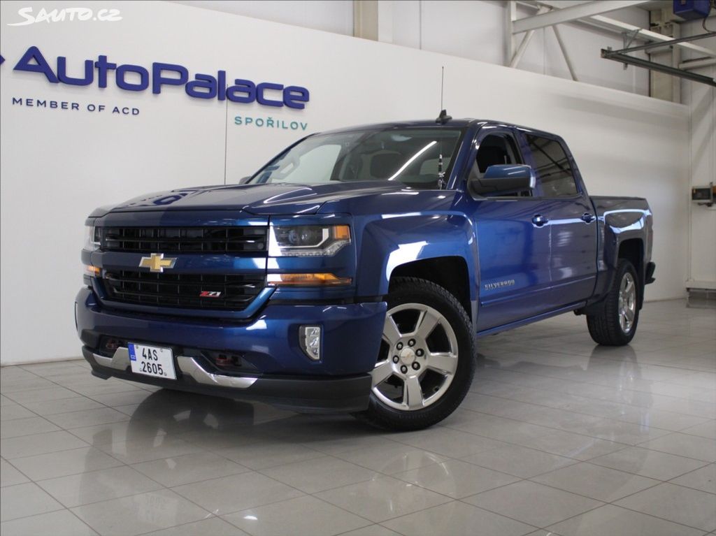 Chevrolet Silverado, 5,3 V8 264kW 4x4 Kam Tažné