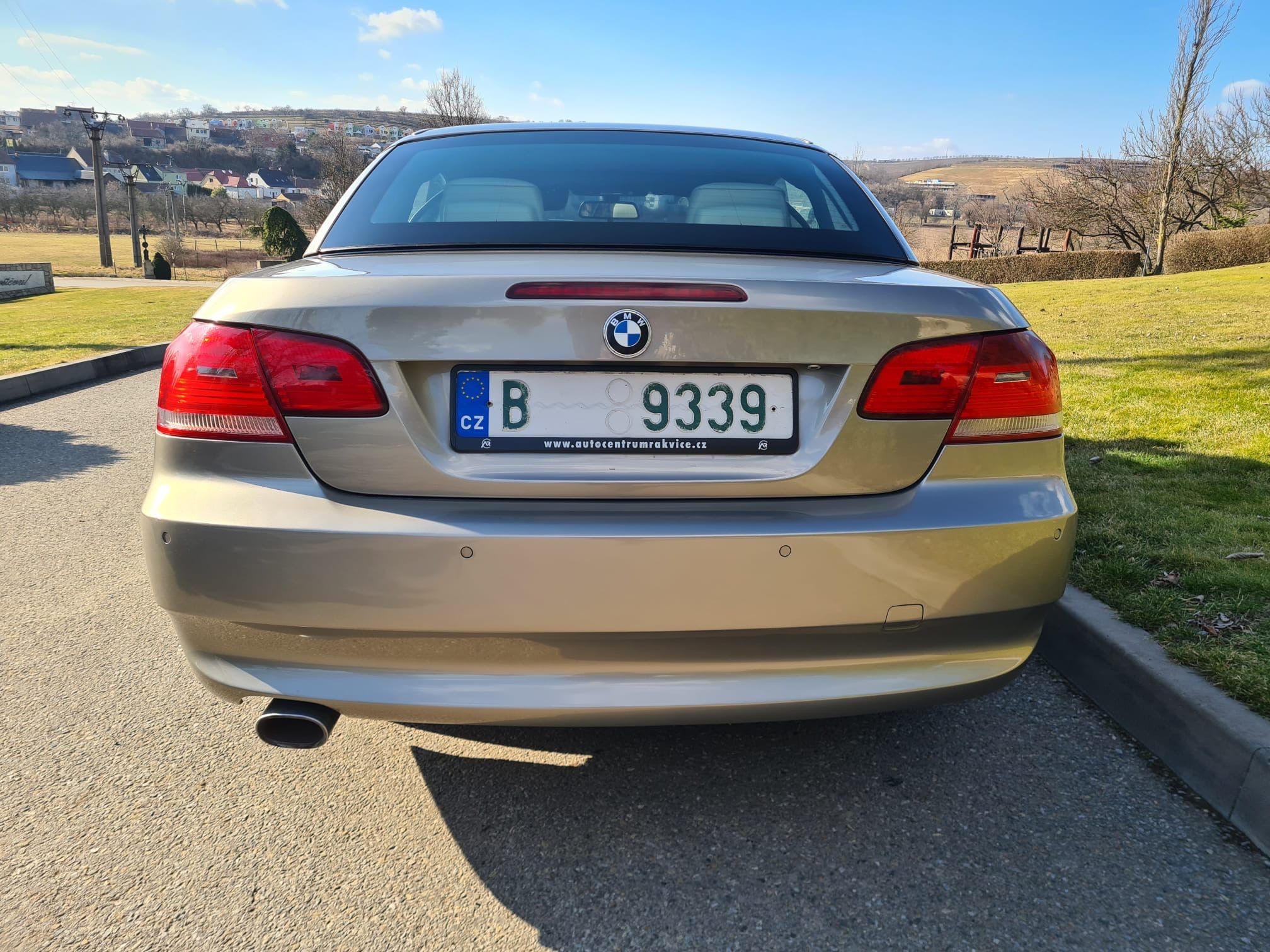 BMW Řada 3, 320 D 130KW - fotka 4
