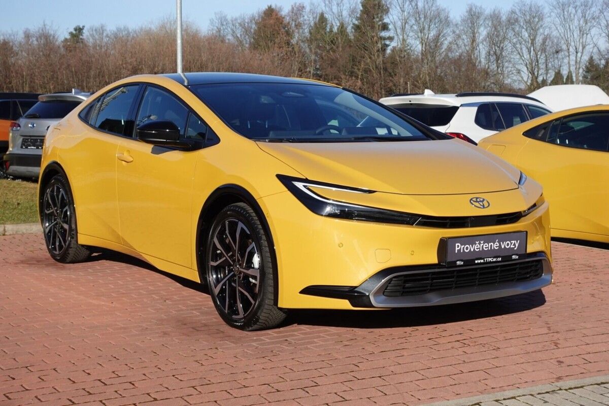 Toyota Prius, 2,0 PHEV Executive sada komple - fotka 3