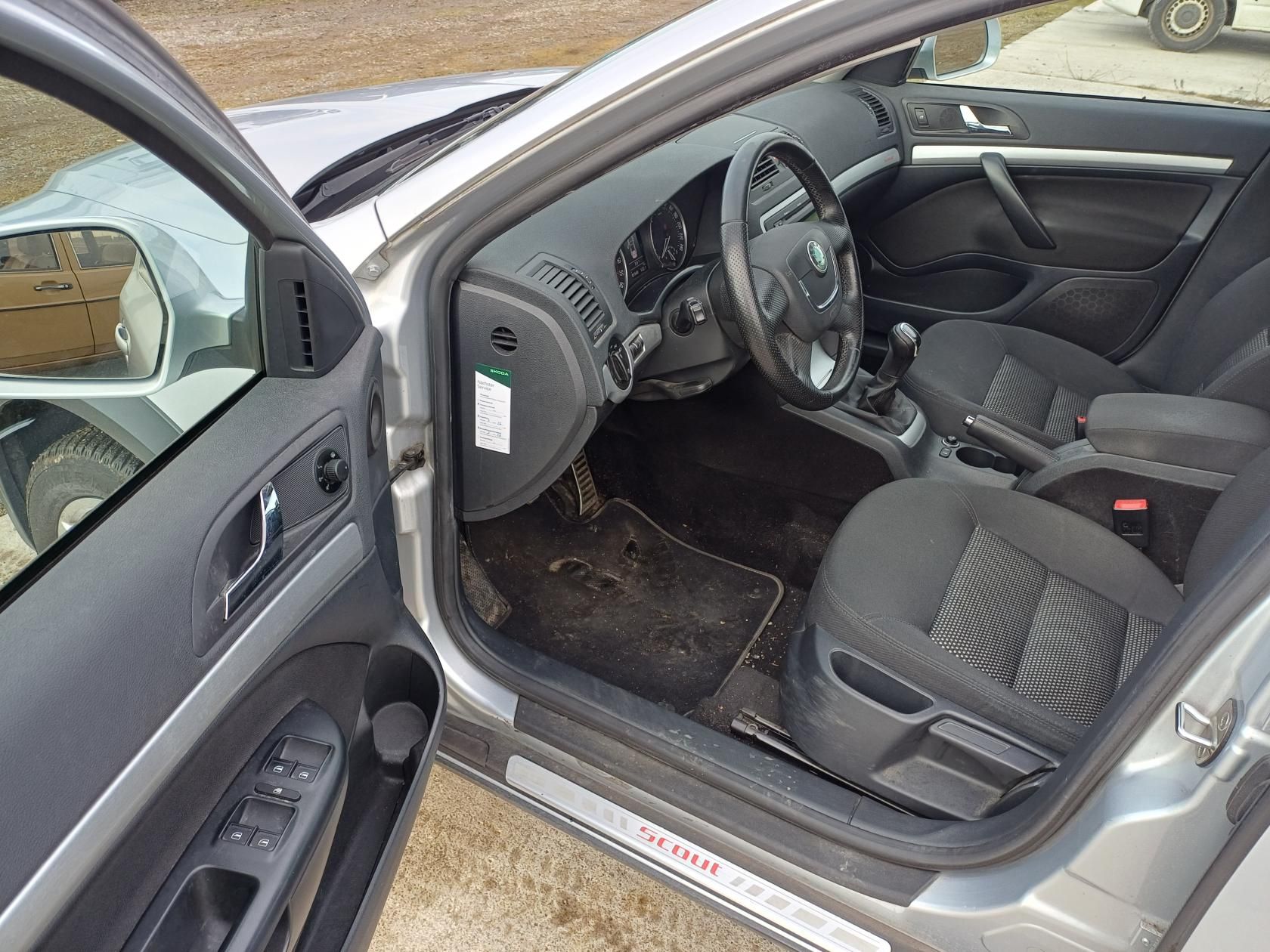 Škoda Octavia, Scout 2.0Tdi 103KW 4x4 Xenon - fotka 6