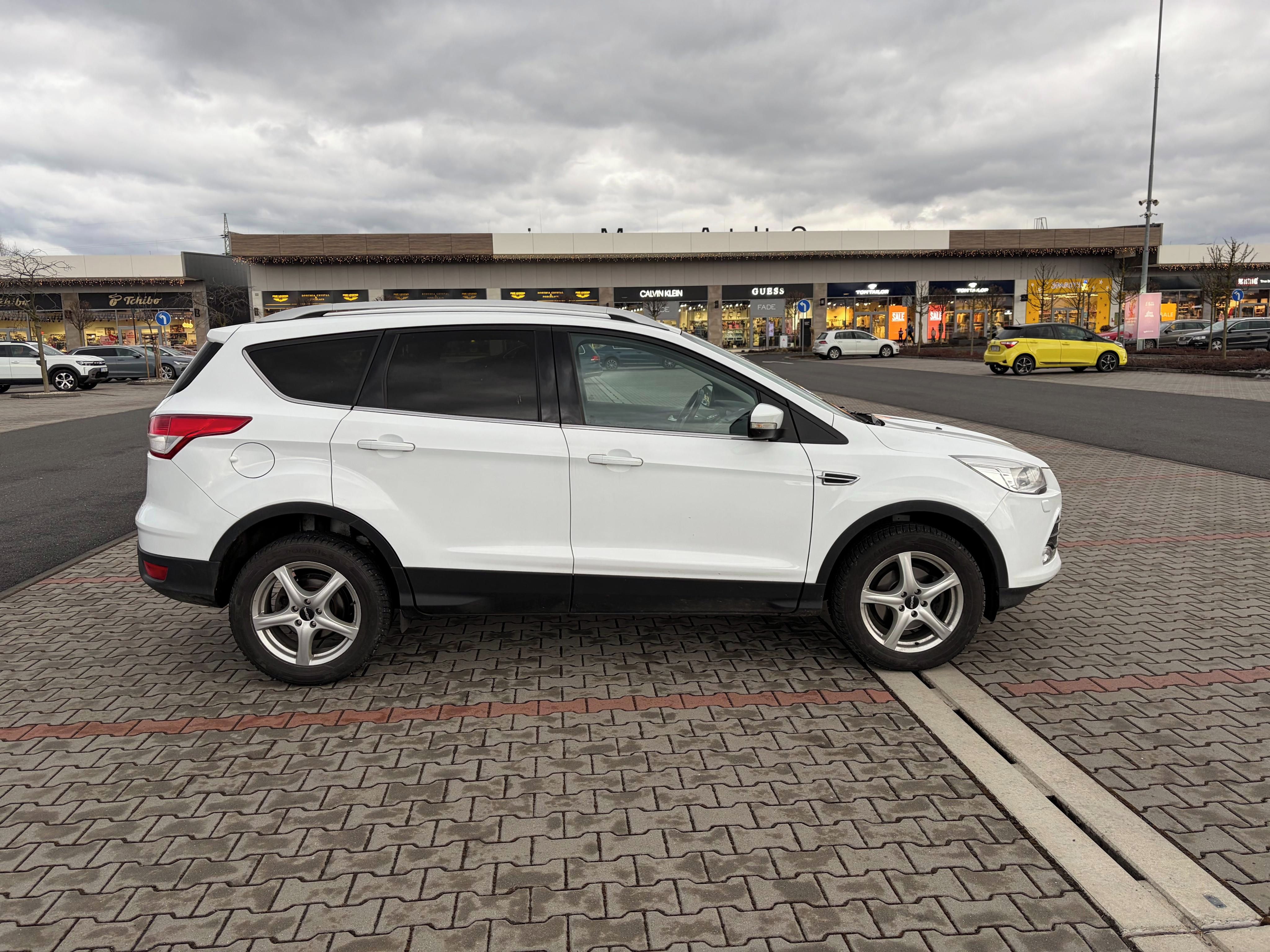 Ford Kuga, 1.5i 110kw 1. maj. koup. ČR TZ - fotka 2