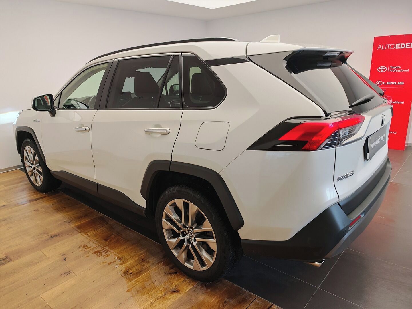 Toyota Rav4, Executiv, 4x4, Hybrid - fotka 6