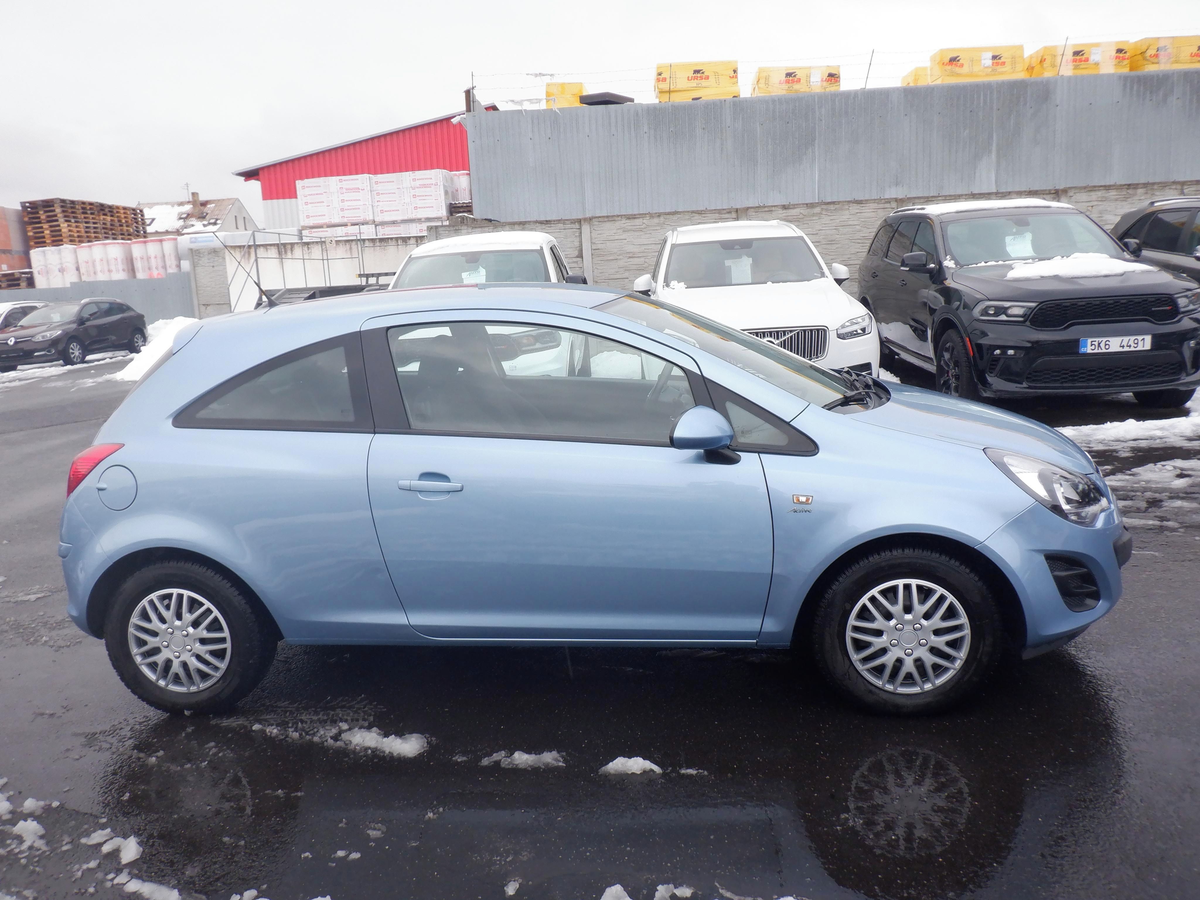 Opel Corsa, 1.4i 64kW Active - fotka 4