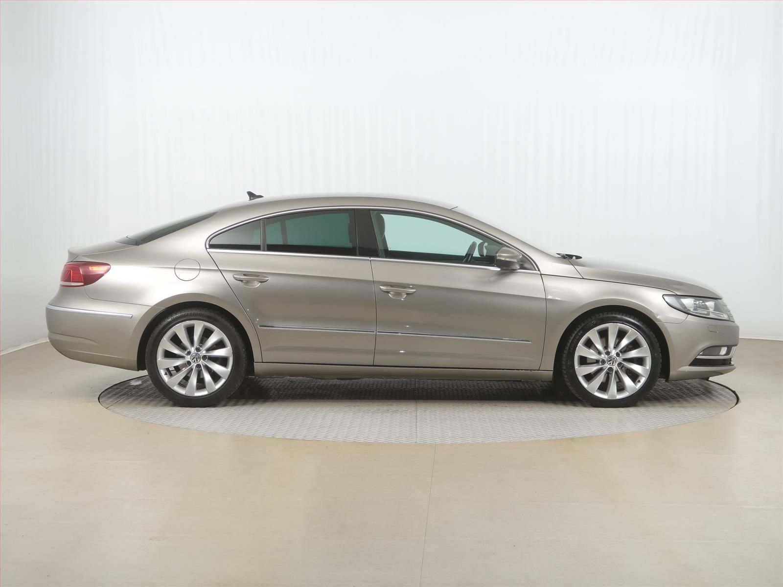 Volkswagen CC, 2.0 TDI, Automat, Navi - fotka 6