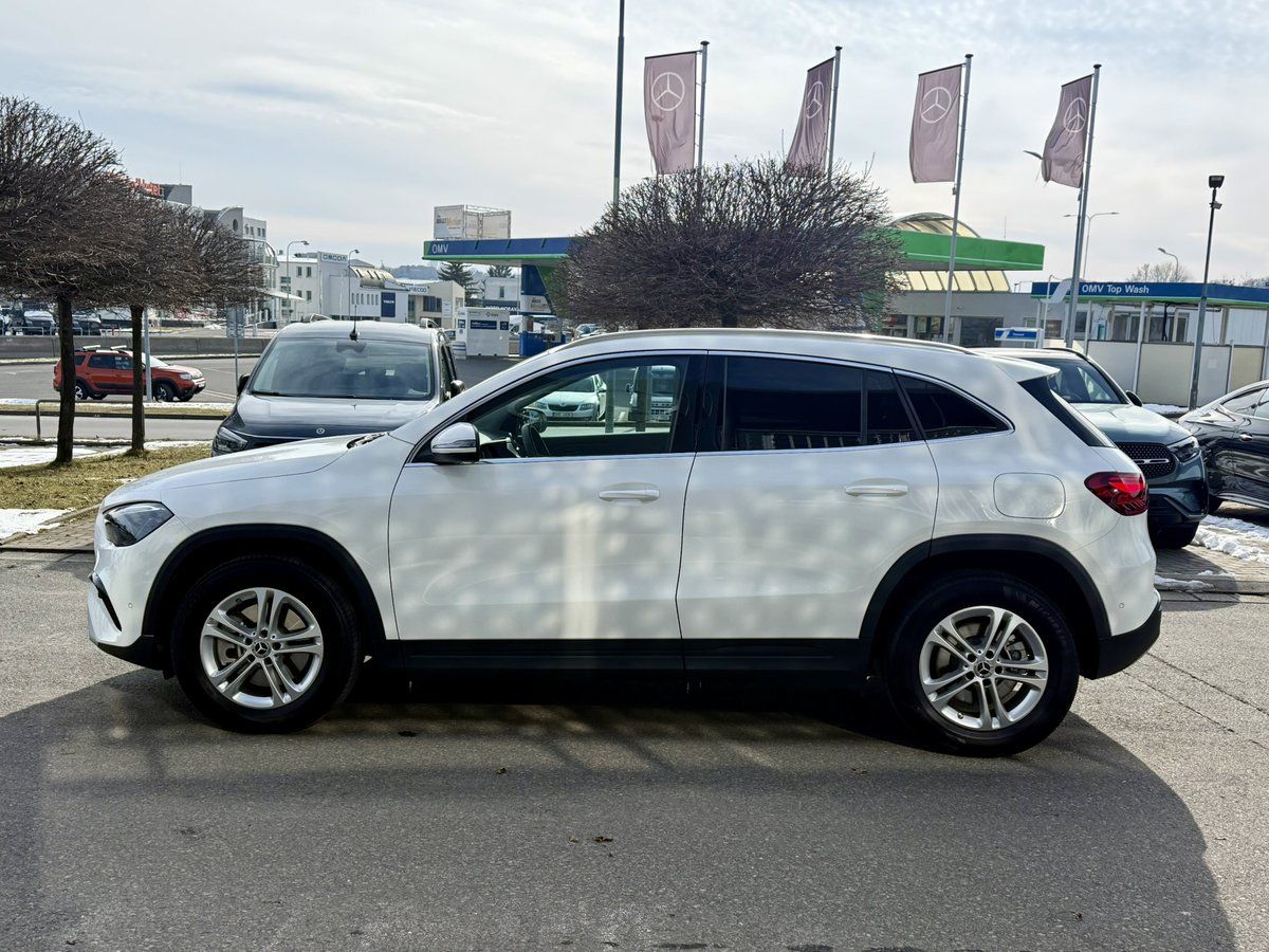 Mercedes-Benz GLA, 220 4MATIC - fotka 5
