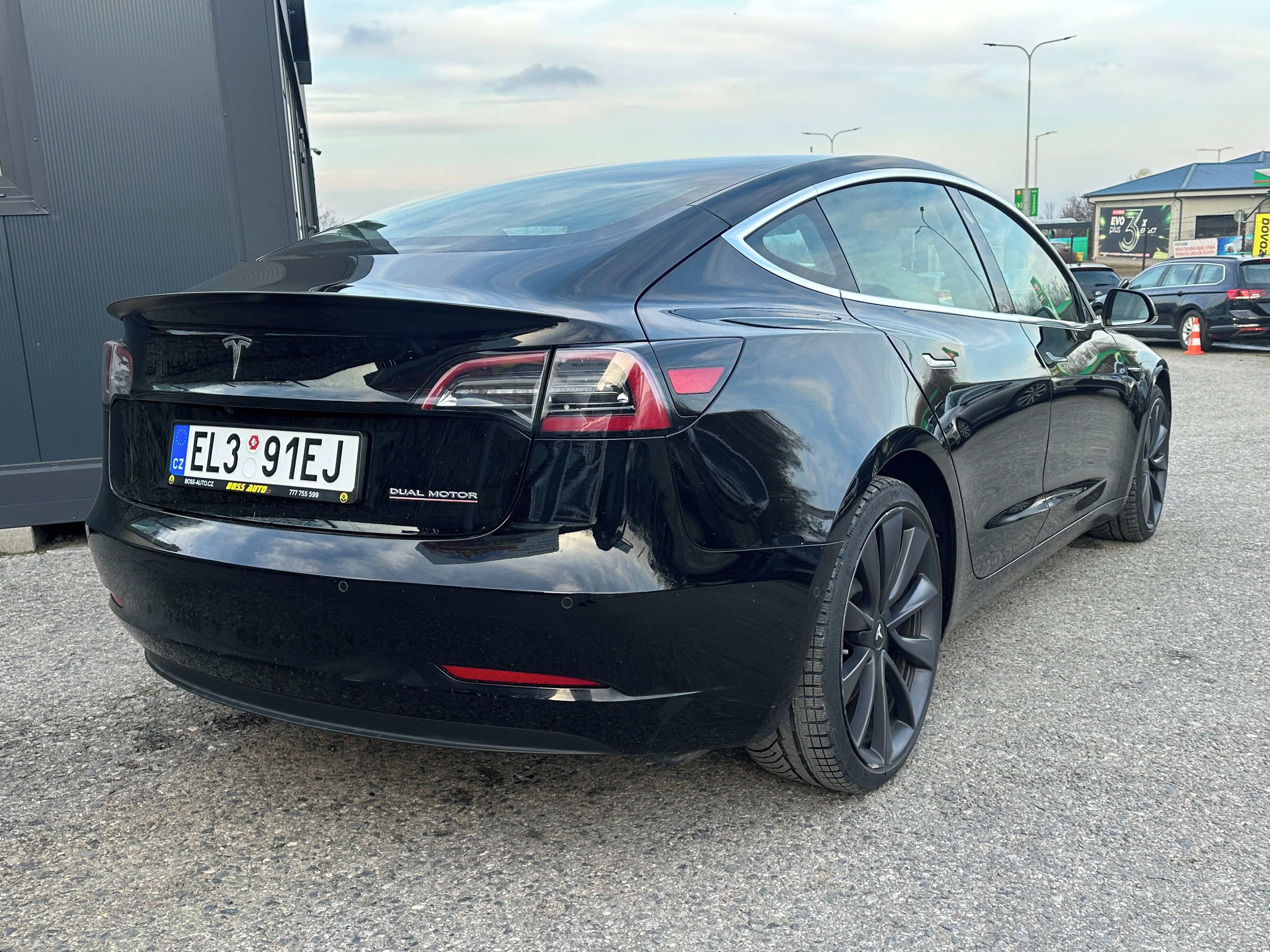 Tesla Model 3, Tesla Model 3 2020 - fotka 6