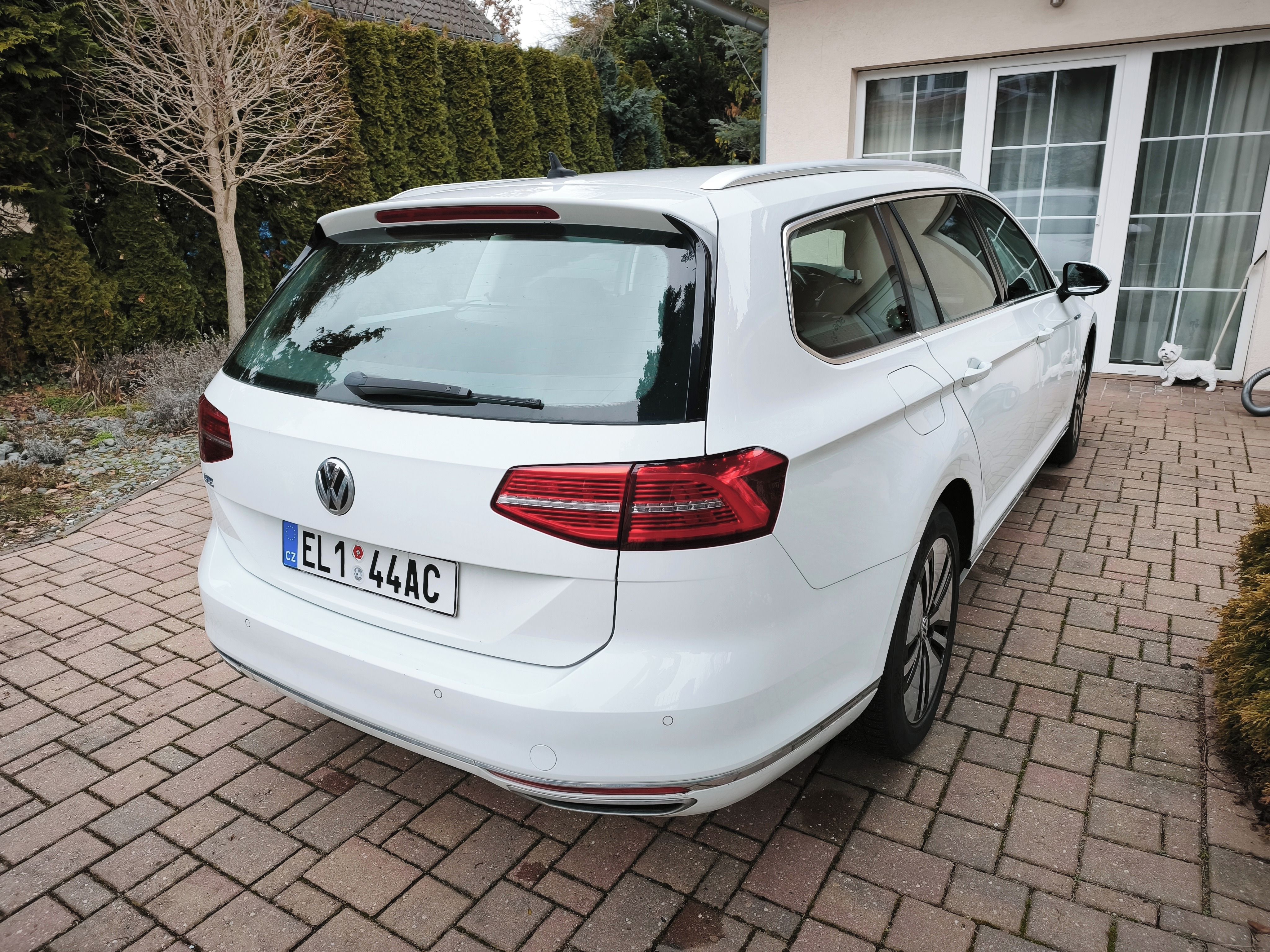 Volkswagen Passat, GTE plug in hybrid, DPH, ČR - fotka 3