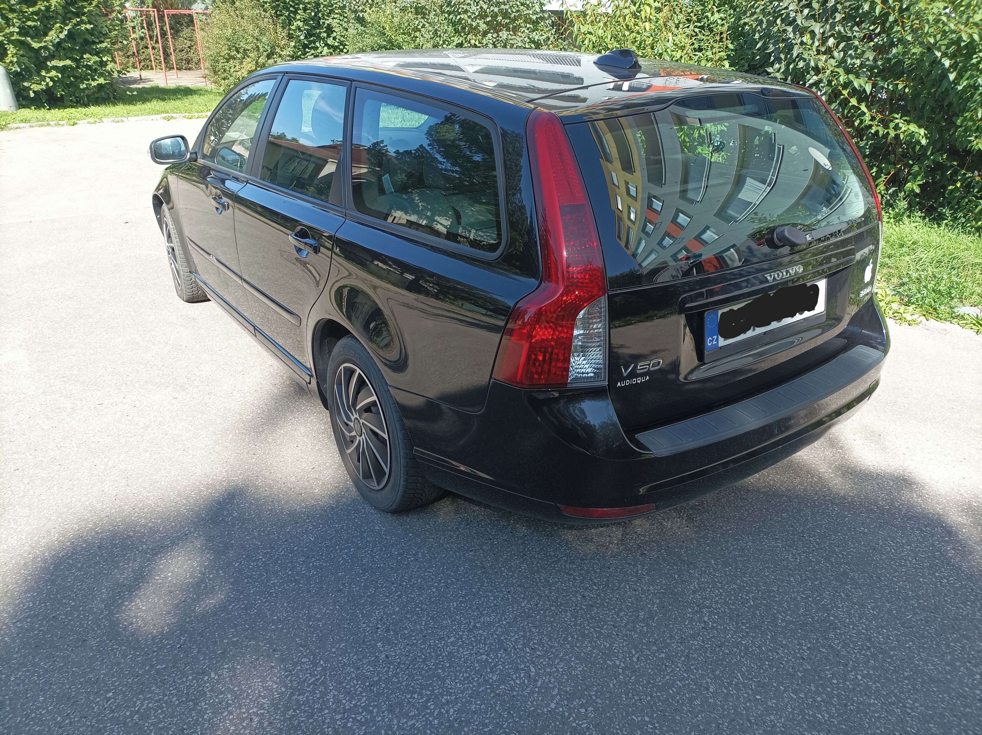 Volvo V50, 1,9 D - 150 000 km - fotka 3