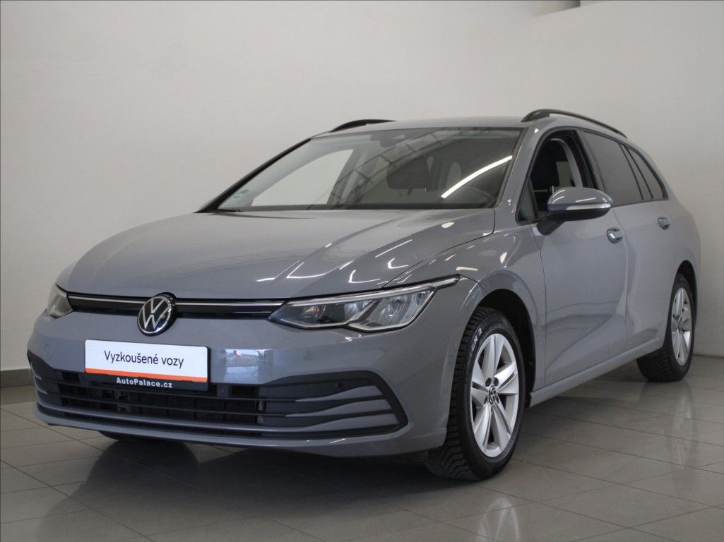 Volkswagen Golf, 1,5 TSI Life Variant 120tkm.ČR