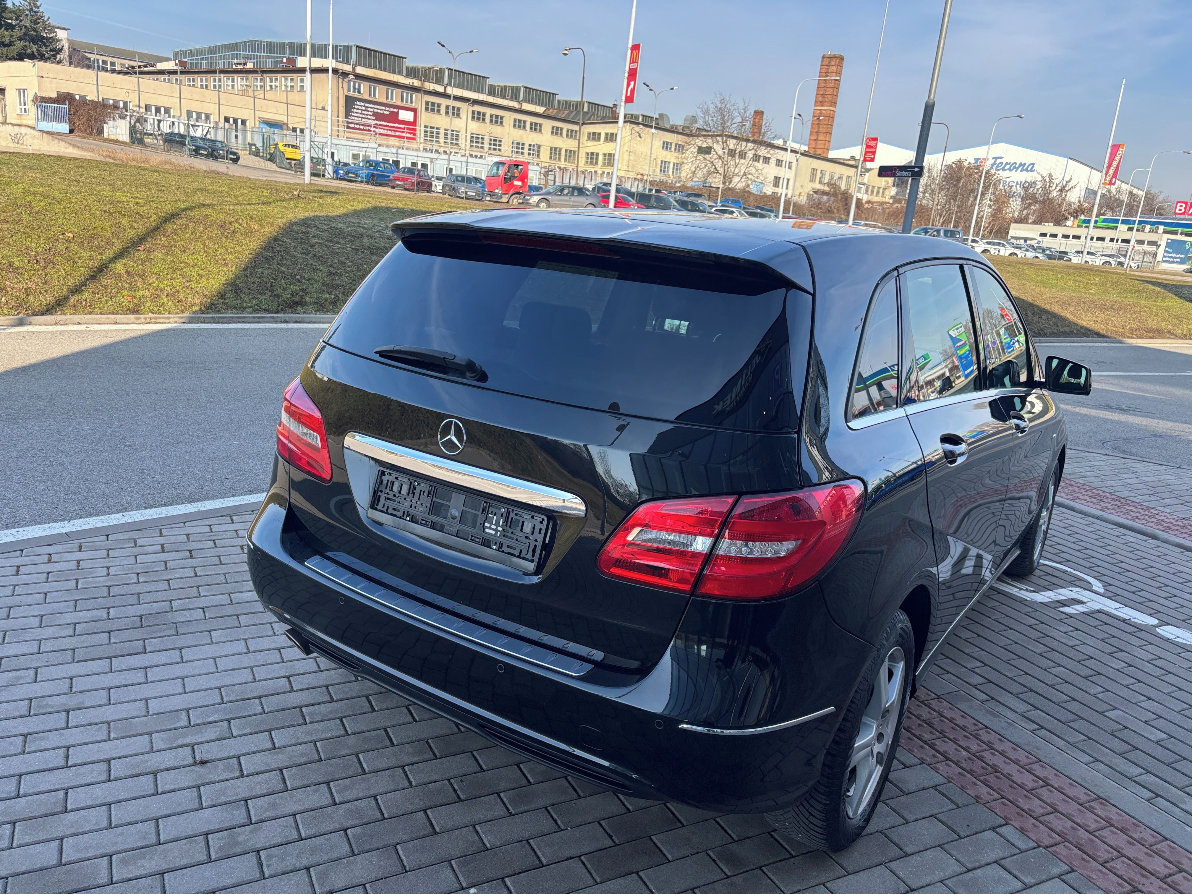 Mercedes-Benz Třídy B, 180 90kw 1Majitel - fotka 6