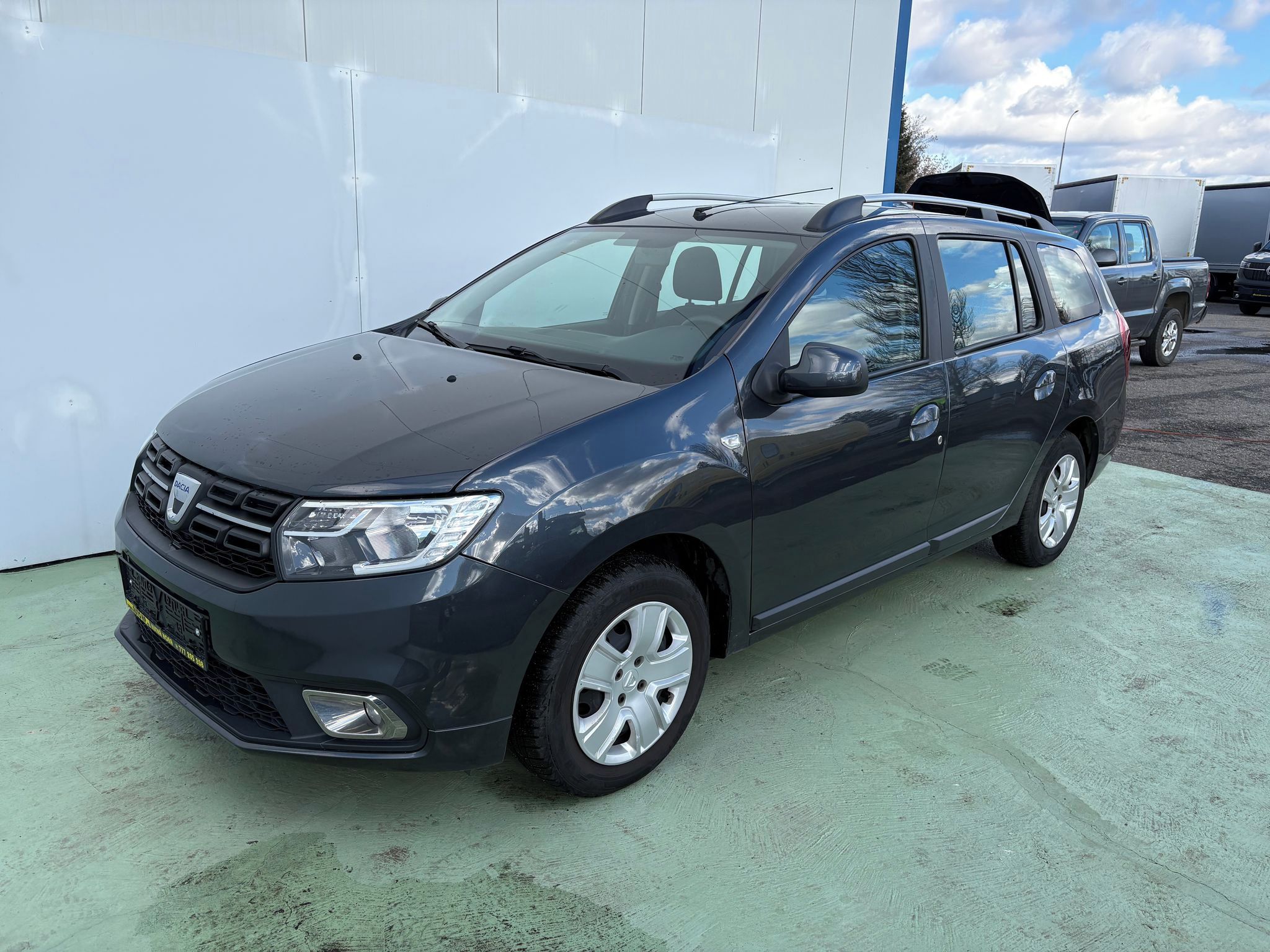 Dacia Logan, 1.0, 54kW, Klima, Tažné - fotka 3