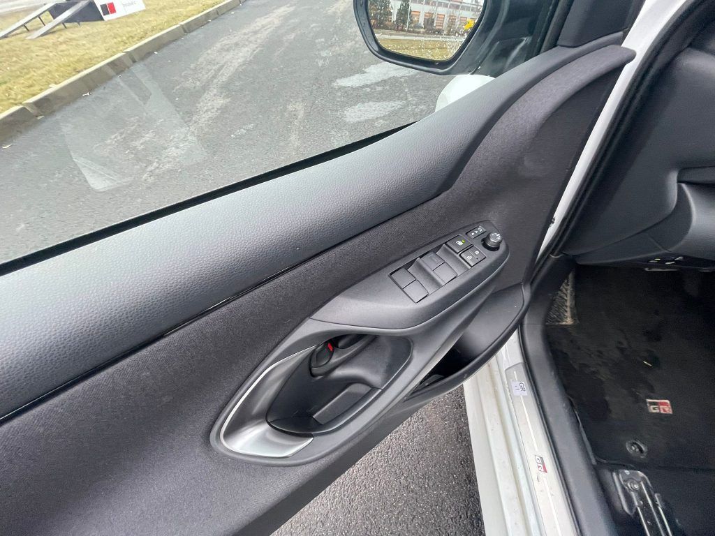 Toyota Yaris, 1.5 Hybrid 130k GR-SPORT VIP - fotka 6