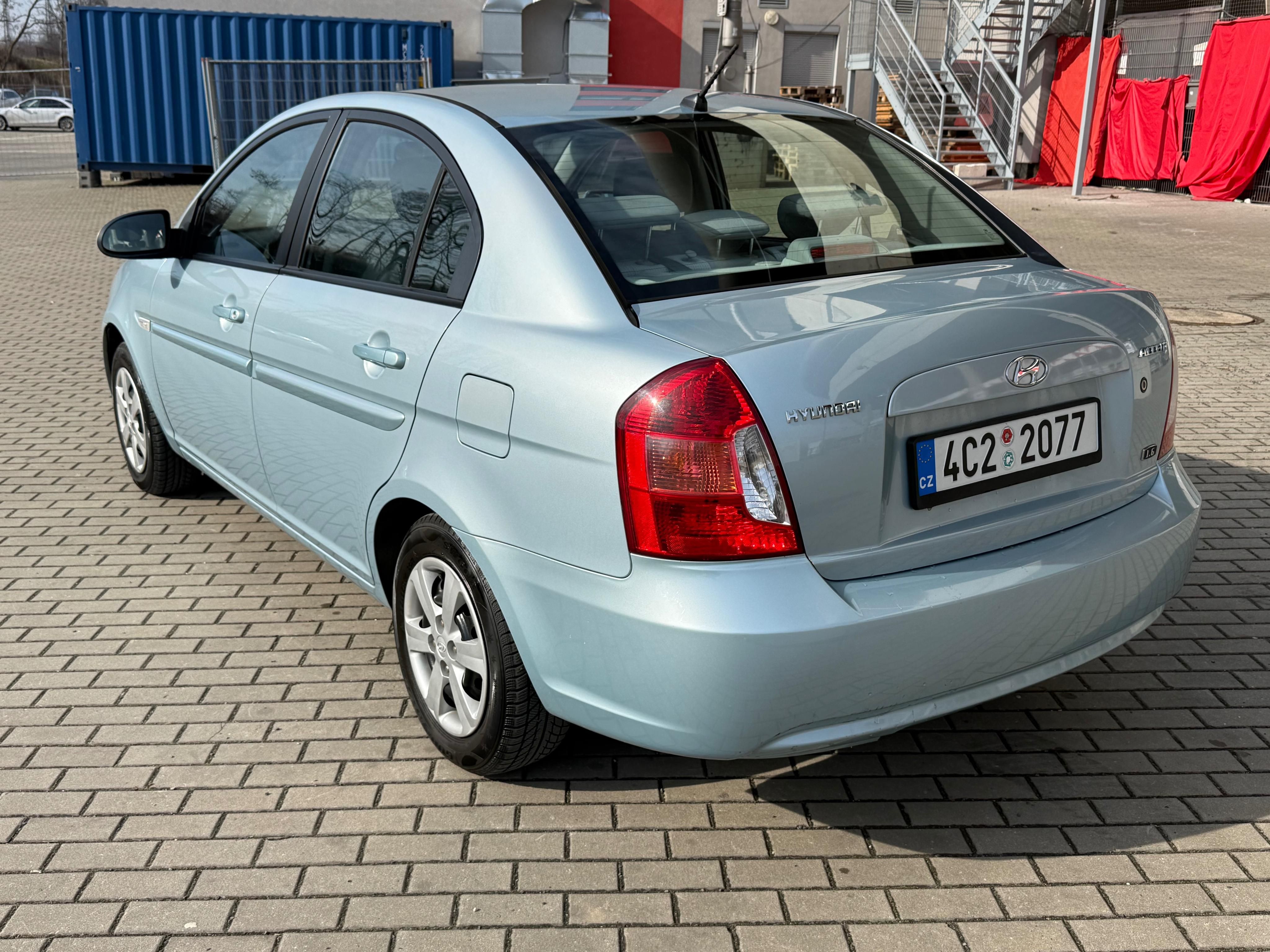 Hyundai Accent, 1.6i, 82kw Původ ČR 1. maj. - fotka 3