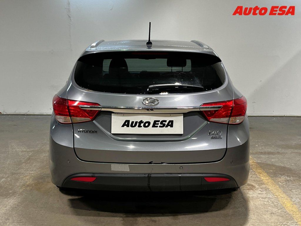 Hyundai i40, 1.7 CRDi,LED,autoAC - fotka 5