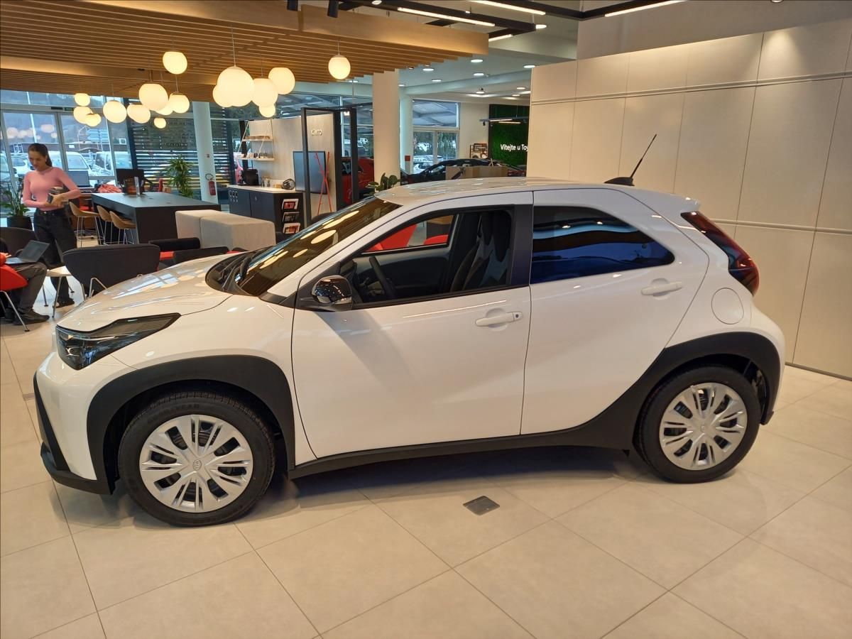 Toyota Aygo, 1,5 Active - fotka 3
