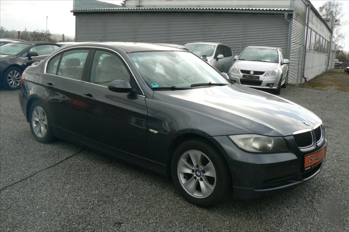 BMW Řada 3, 2,5 325i AUTOMAT - fotka 2