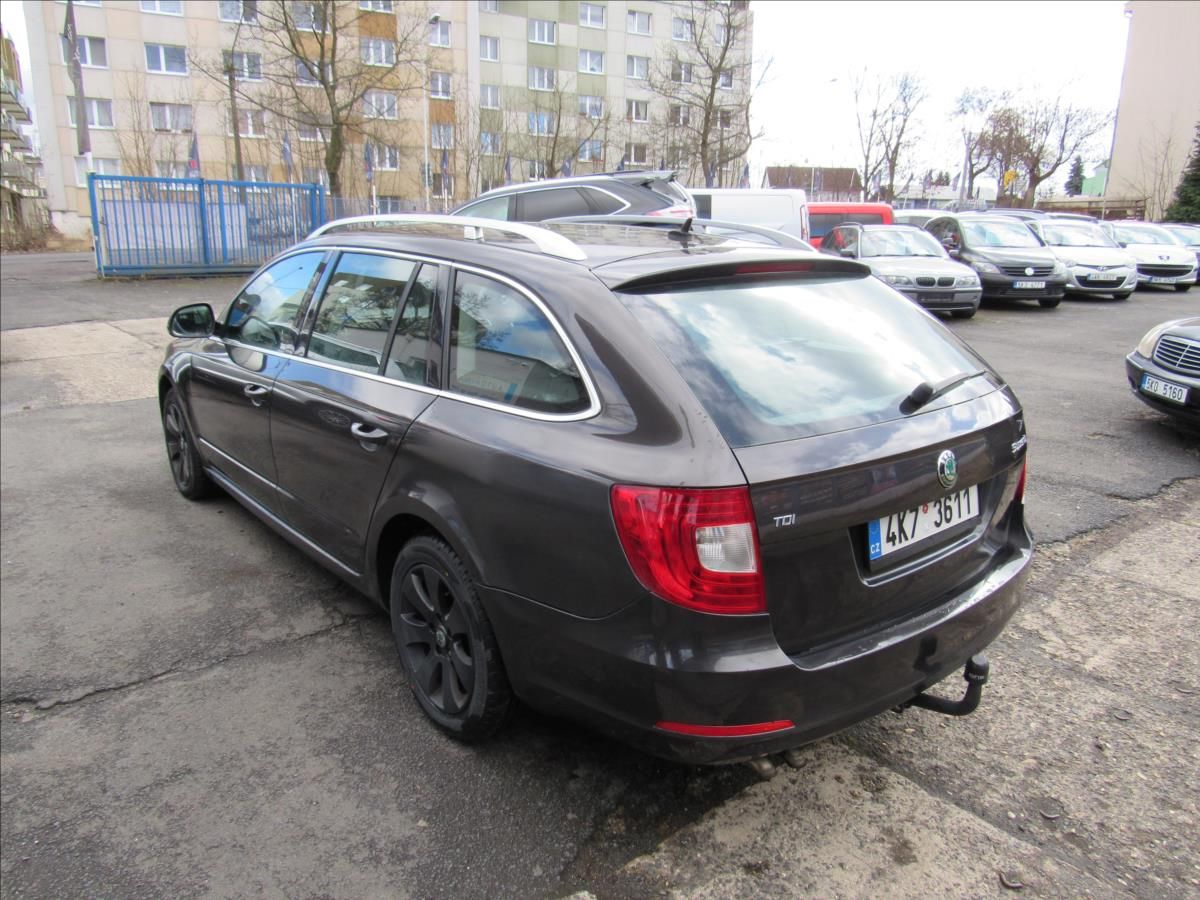 Škoda Superb, 1,9 TDi 77kW Combi - fotka 4